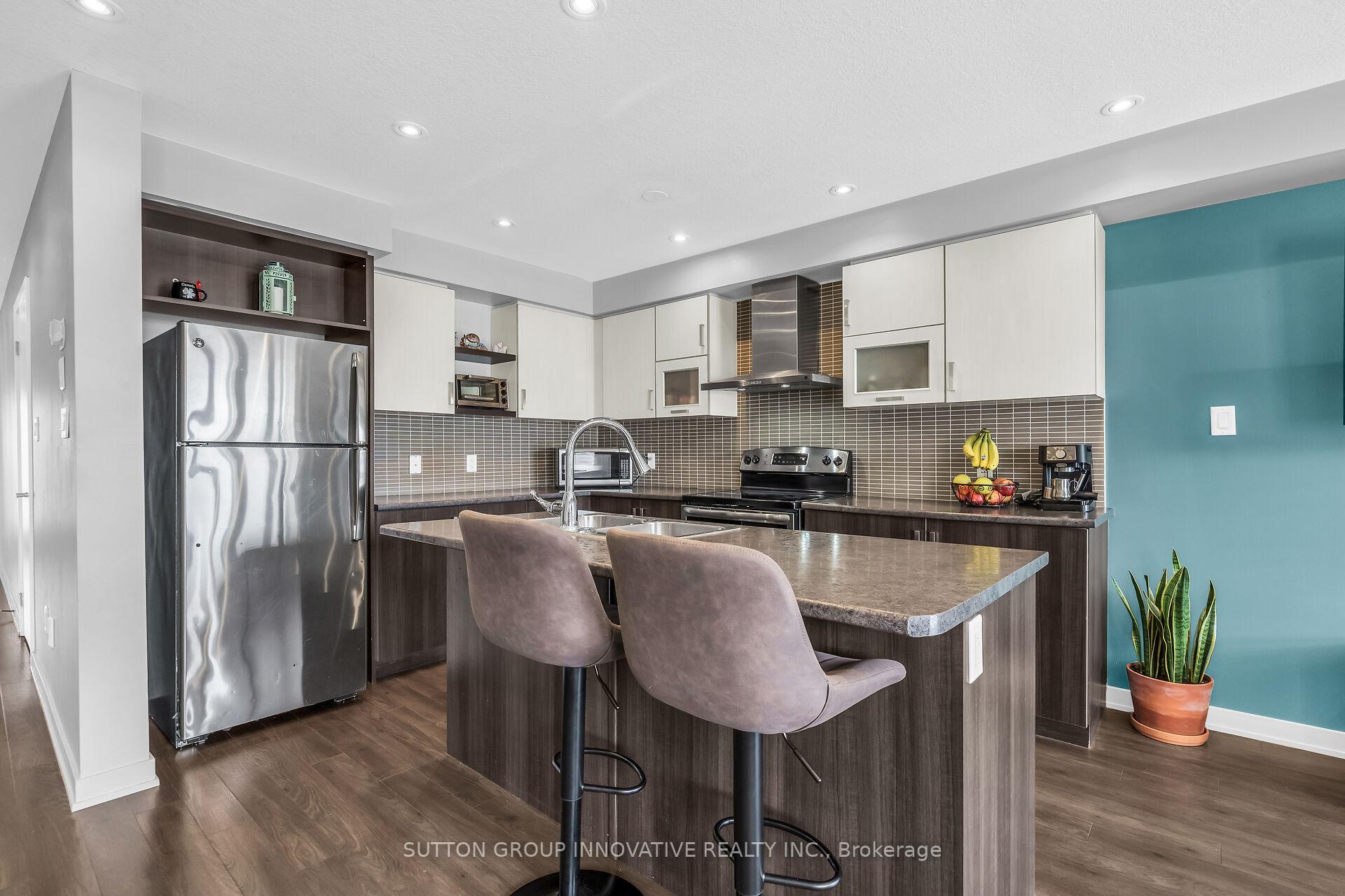 Photo 15 of 142 Crafter Crescent, Hamilton, Stoney Creek Mountain — HOMEH