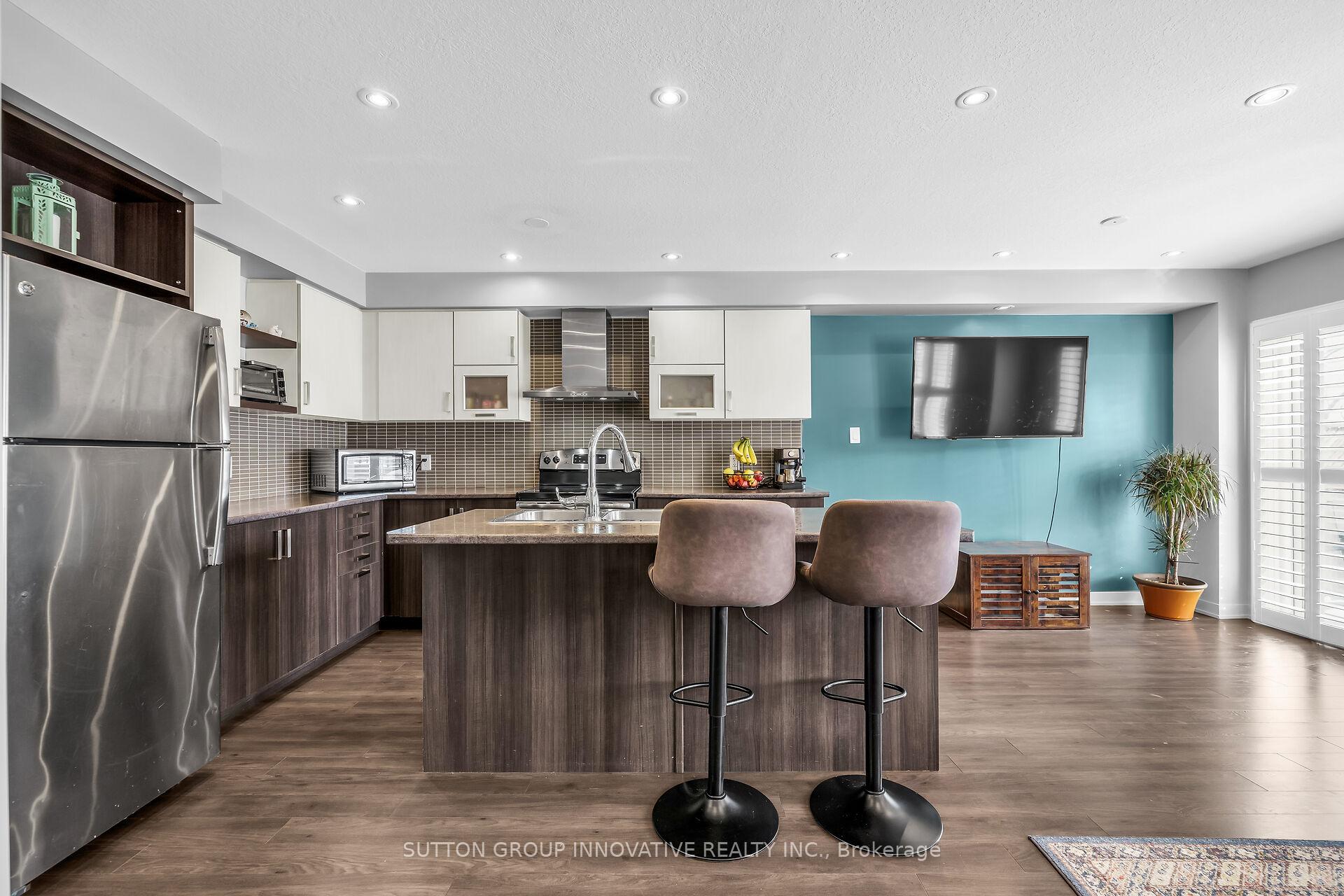 Photo 16 of 142 Crafter Crescent, Hamilton, Stoney Creek Mountain — HOMEH