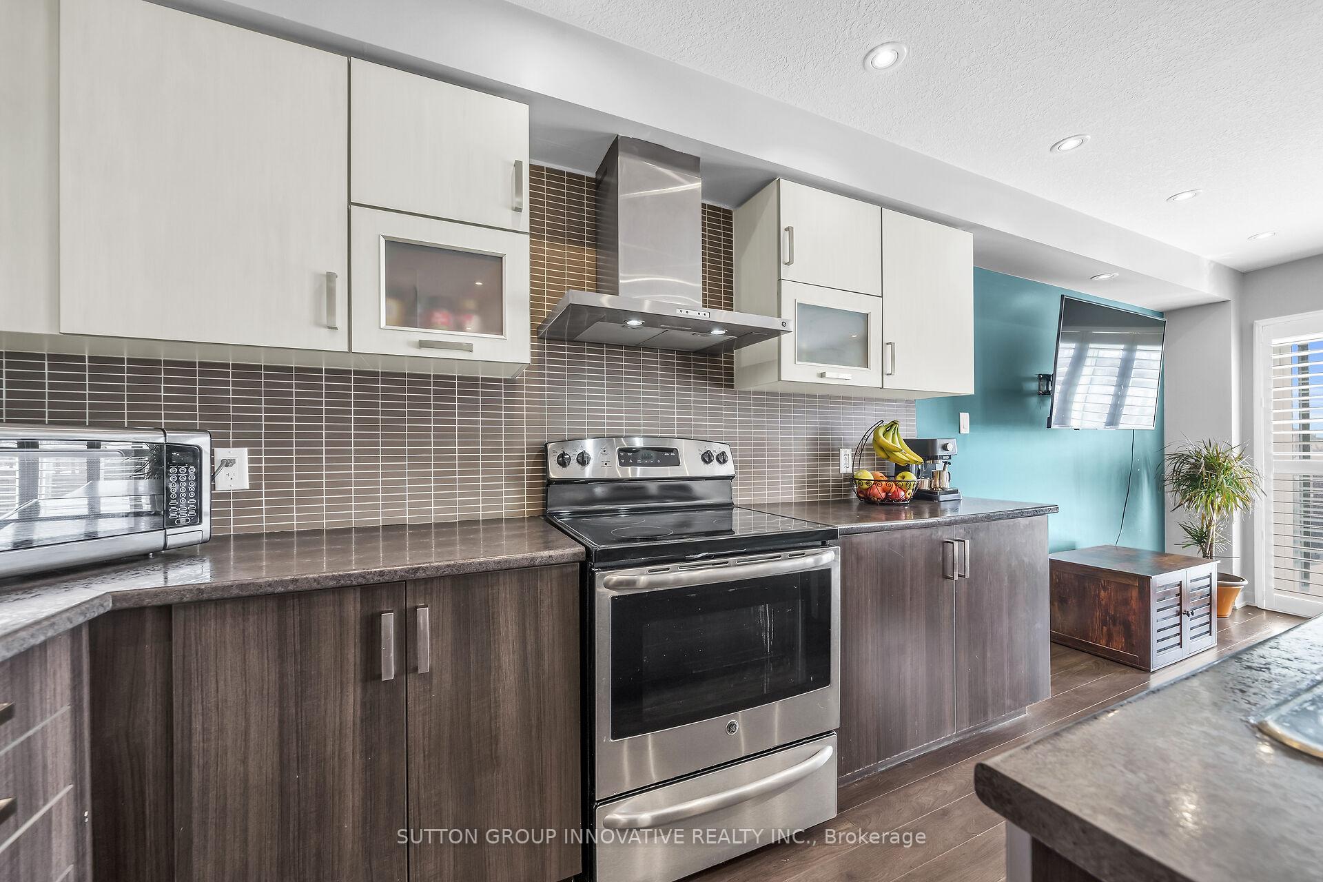 Photo 17 of 142 Crafter Crescent, Hamilton, Stoney Creek Mountain — HOMEH