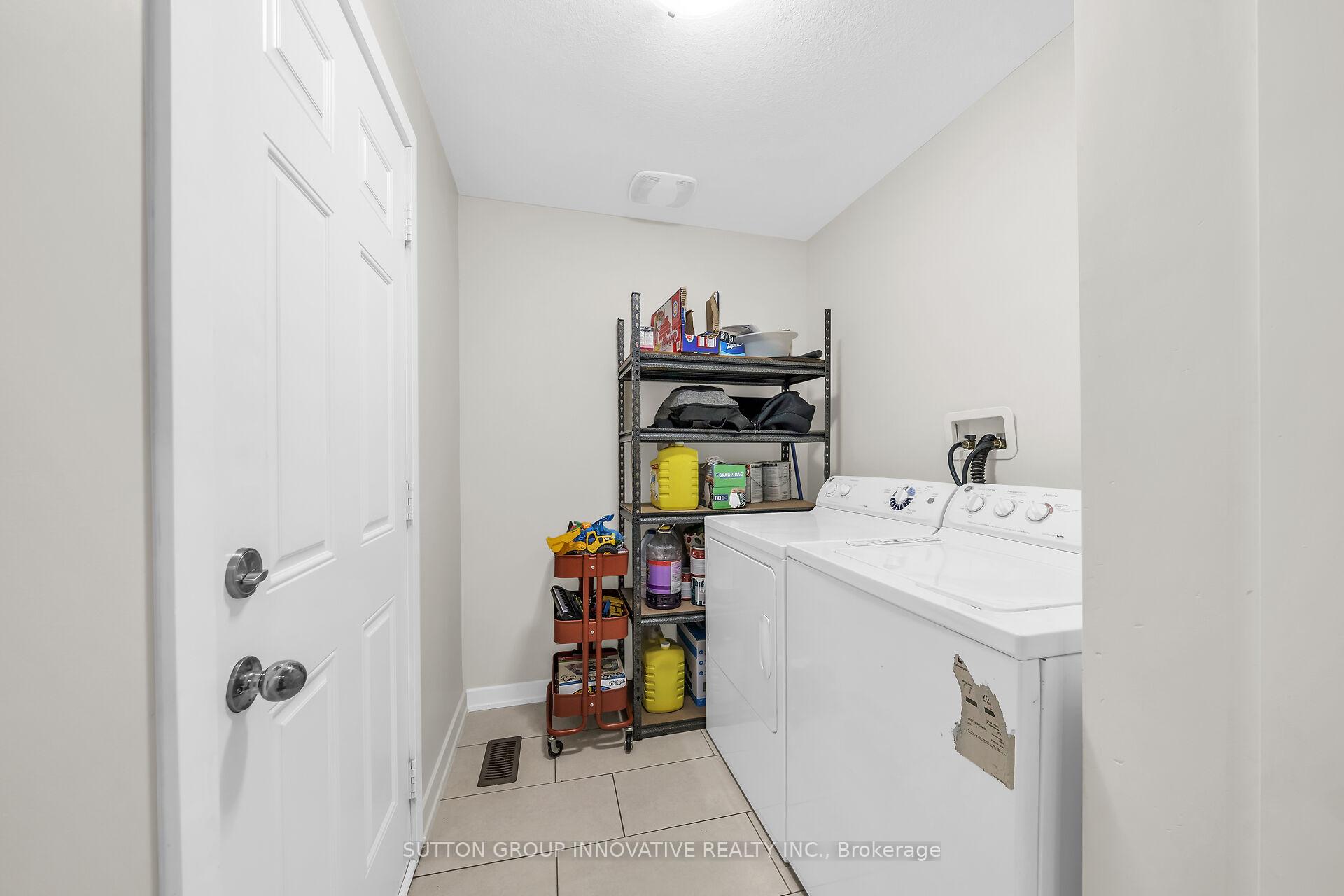 Photo 19 of 142 Crafter Crescent, Hamilton, Stoney Creek Mountain — HOMEH