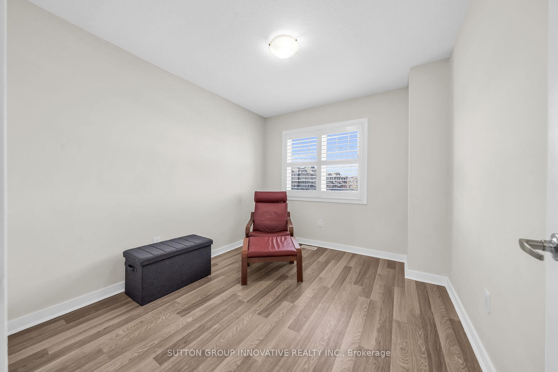 Photo 20 of 142 Crafter Crescent, Hamilton, Stoney Creek Mountain — HOMEH