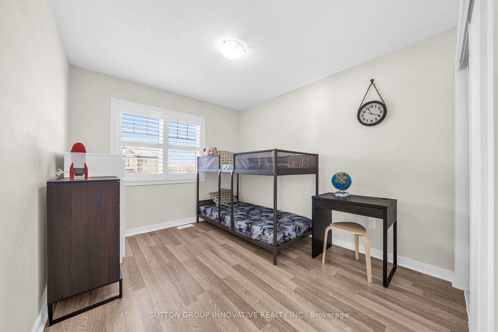 Photo 21 of 142 Crafter Crescent, Hamilton, Stoney Creek Mountain — HOMEH