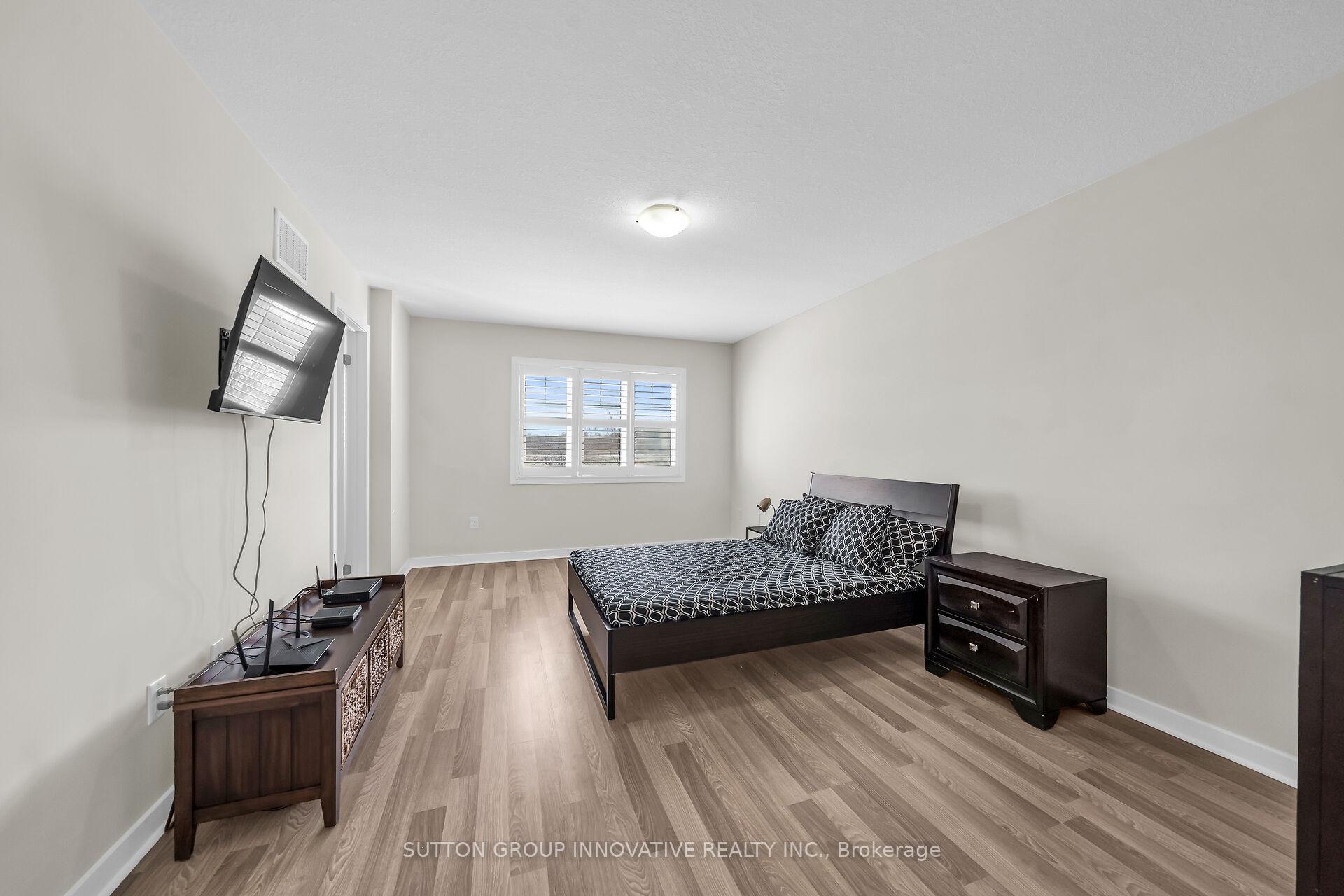 Photo 24 of 142 Crafter Crescent, Hamilton, Stoney Creek Mountain — HOMEH