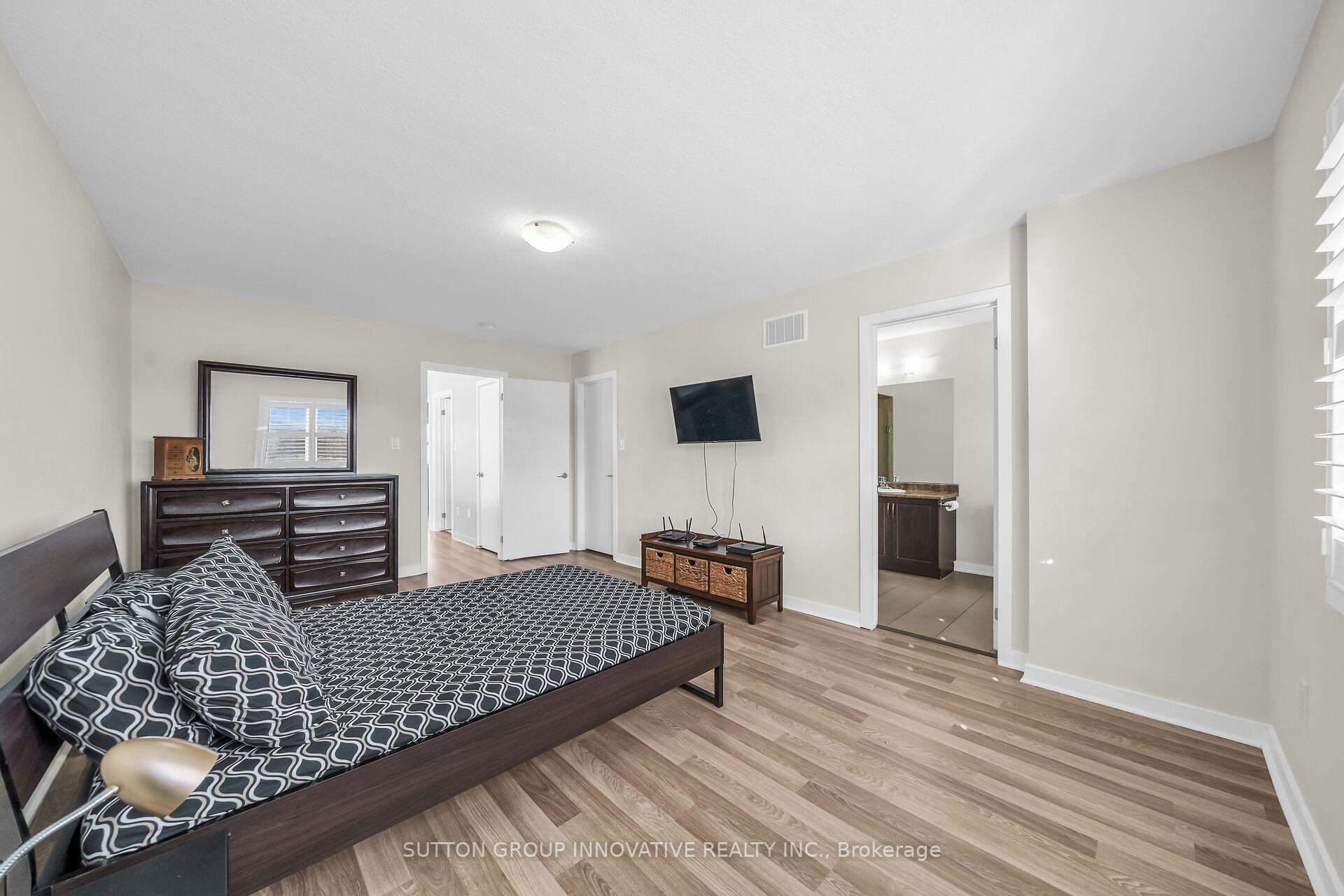 Photo 25 of 142 Crafter Crescent, Hamilton, Stoney Creek Mountain — HOMEH