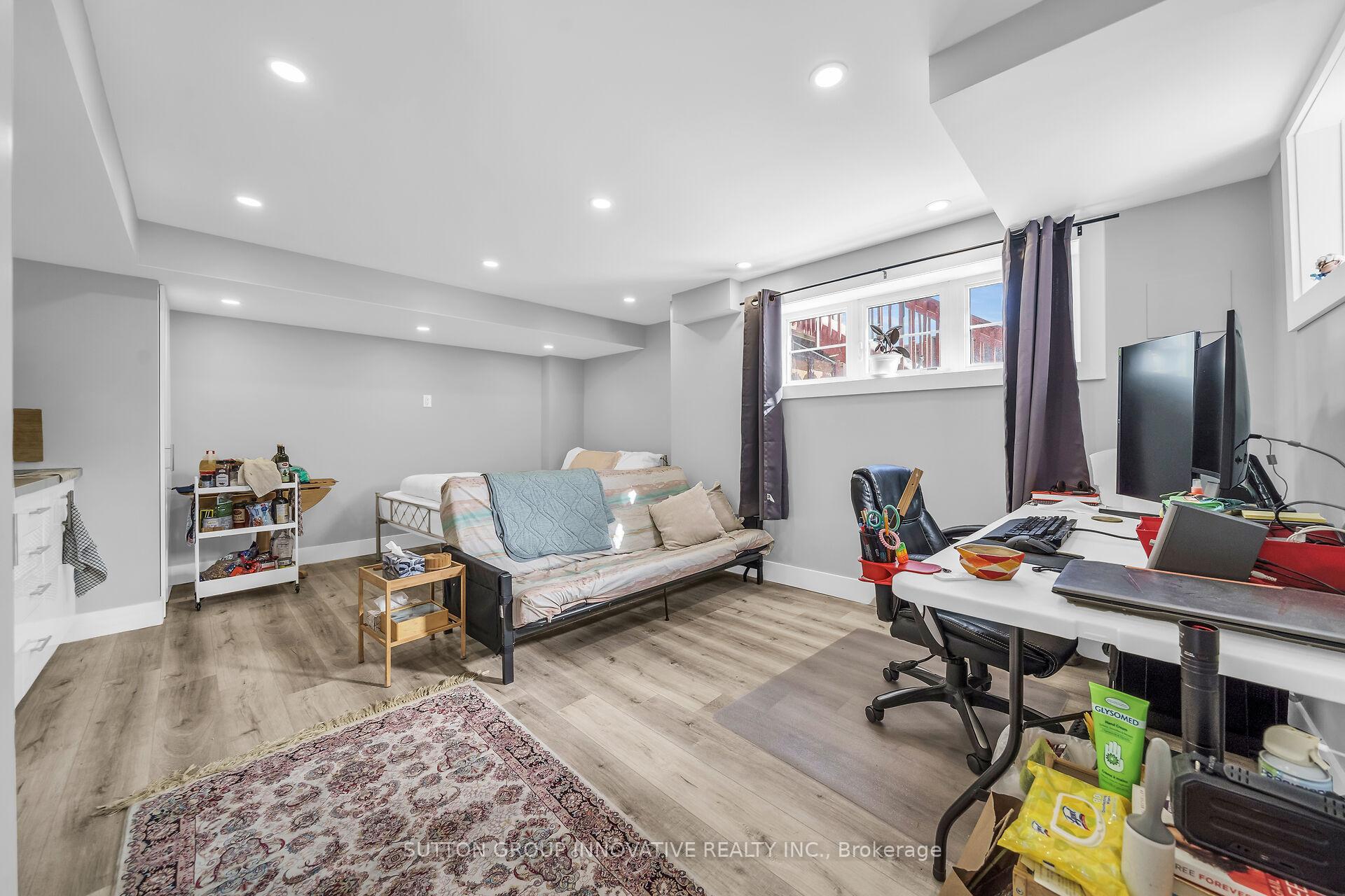 Photo 29 of 142 Crafter Crescent, Hamilton, Stoney Creek Mountain — HOMEH