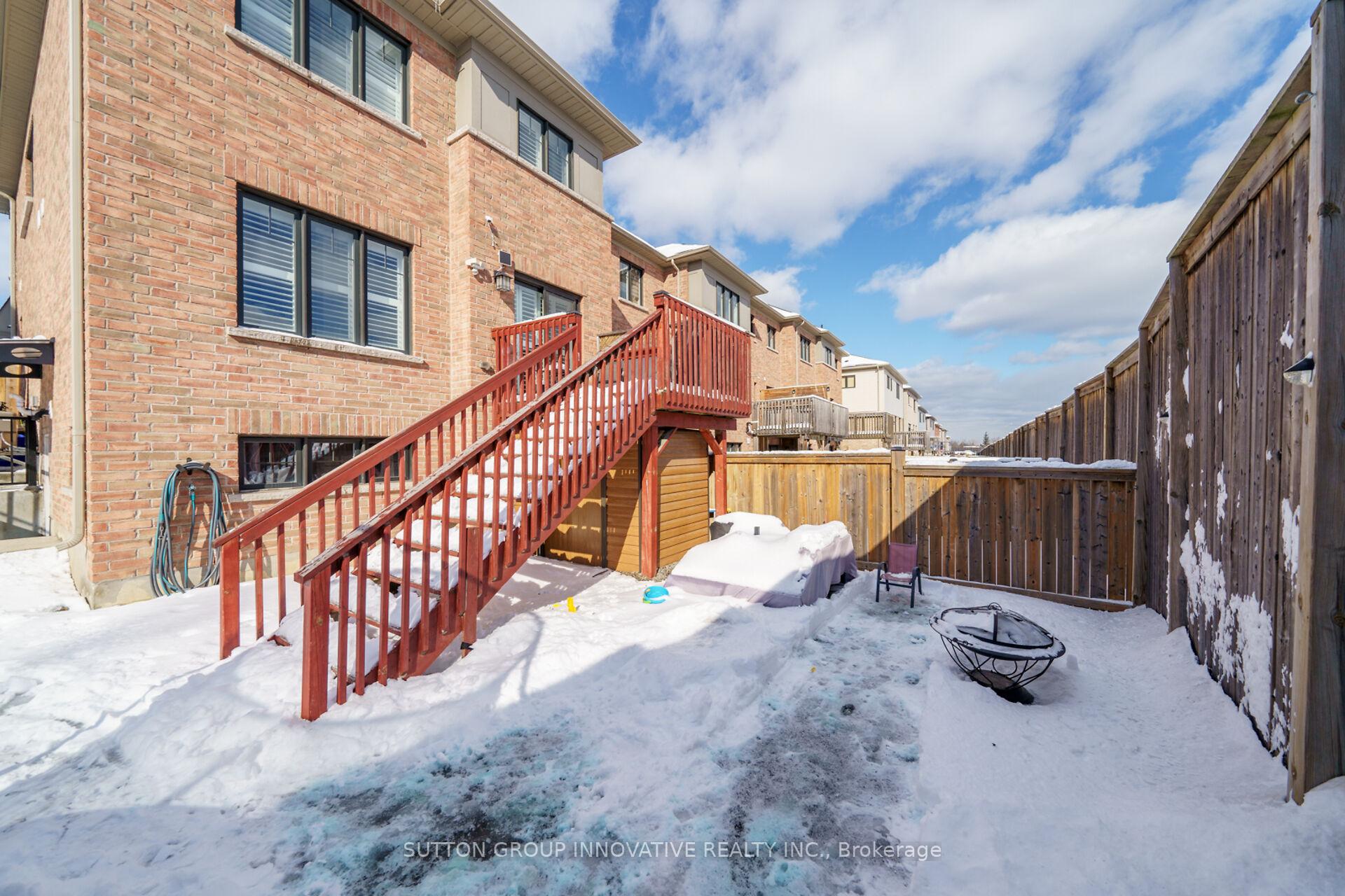 Photo 42 of 142 Crafter Crescent, Hamilton, Stoney Creek Mountain — HOMEH