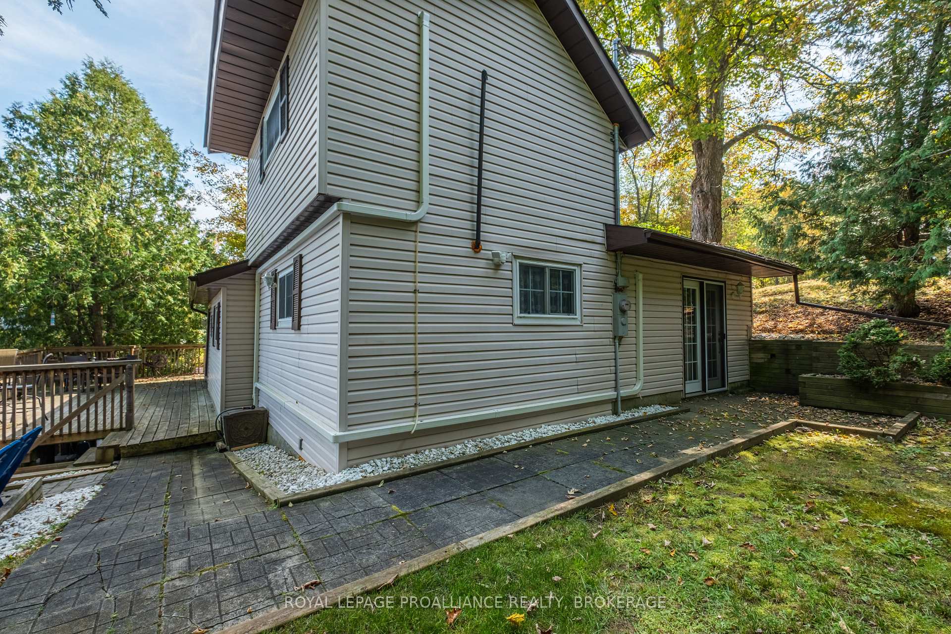 Photo 8 of 1057 Quinte Conservation Lane, Frontenac, Frontenac South — HOMEH