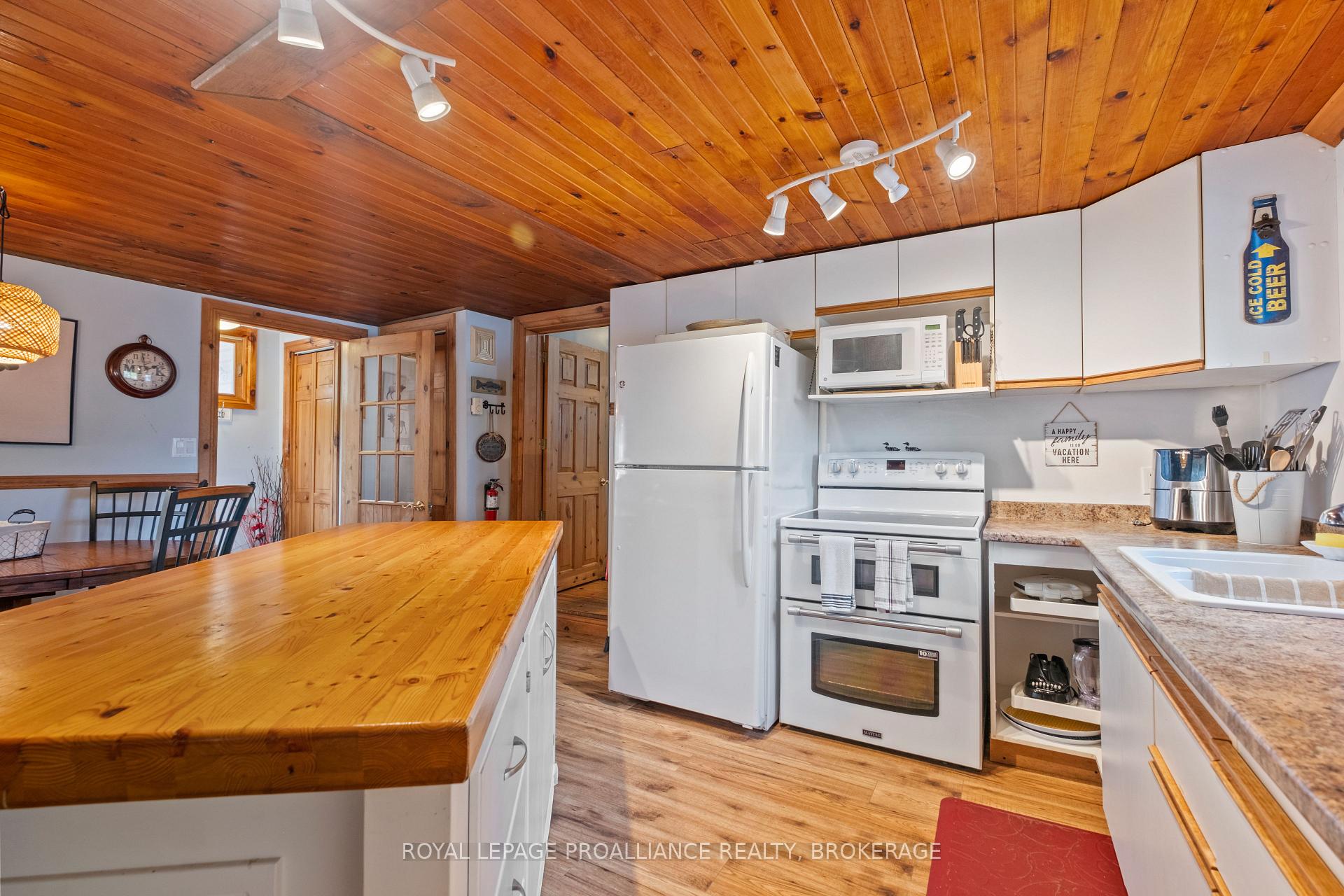 Photo 32 of 1057 Quinte Conservation Lane, Frontenac, Frontenac South — HOMEH