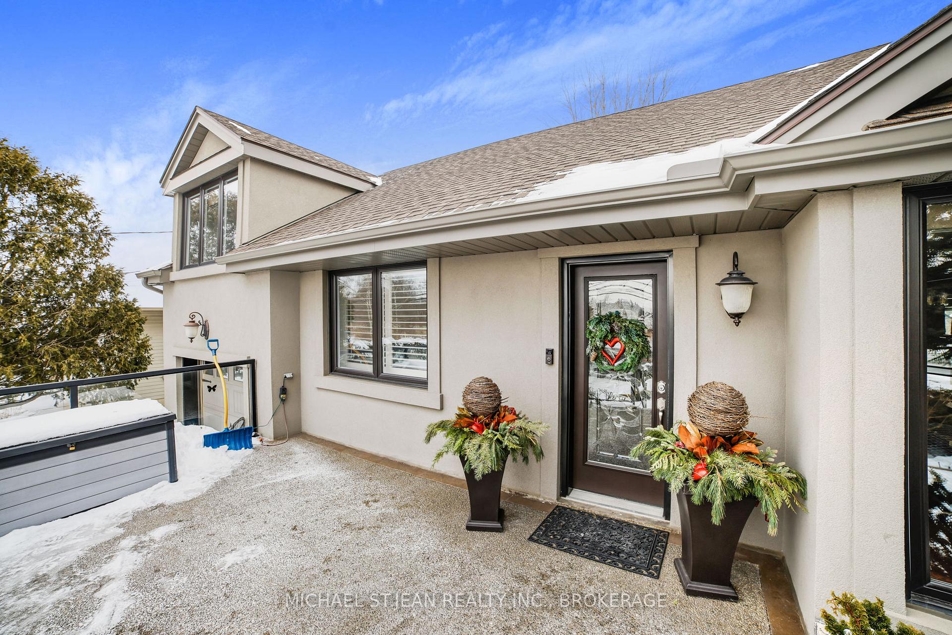 Photo 5 of 8494 20 Road E, Hamilton, Rural Glanbrook — HOMEH