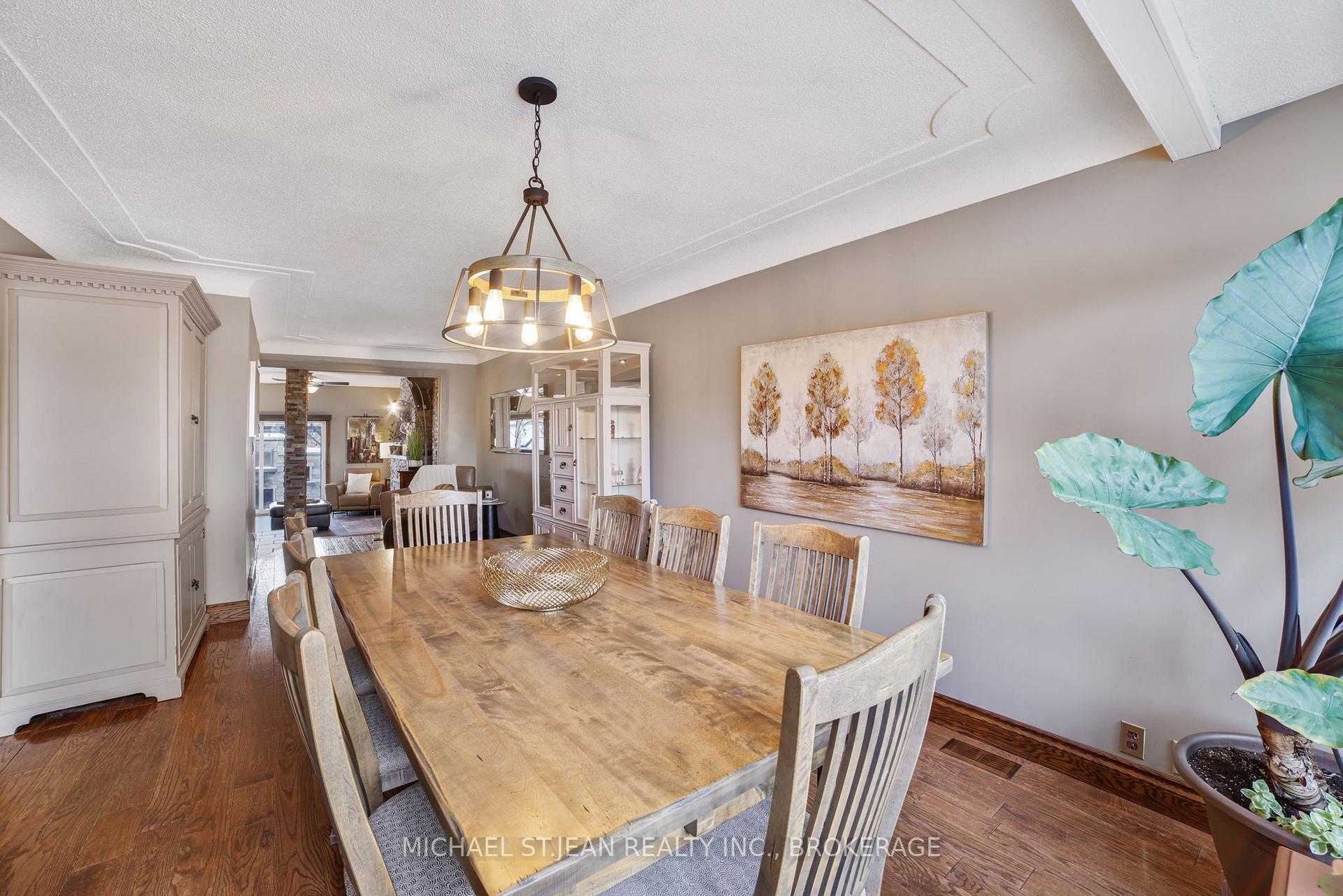 Photo 14 of 8494 20 Road E, Hamilton, Rural Glanbrook — HOMEH