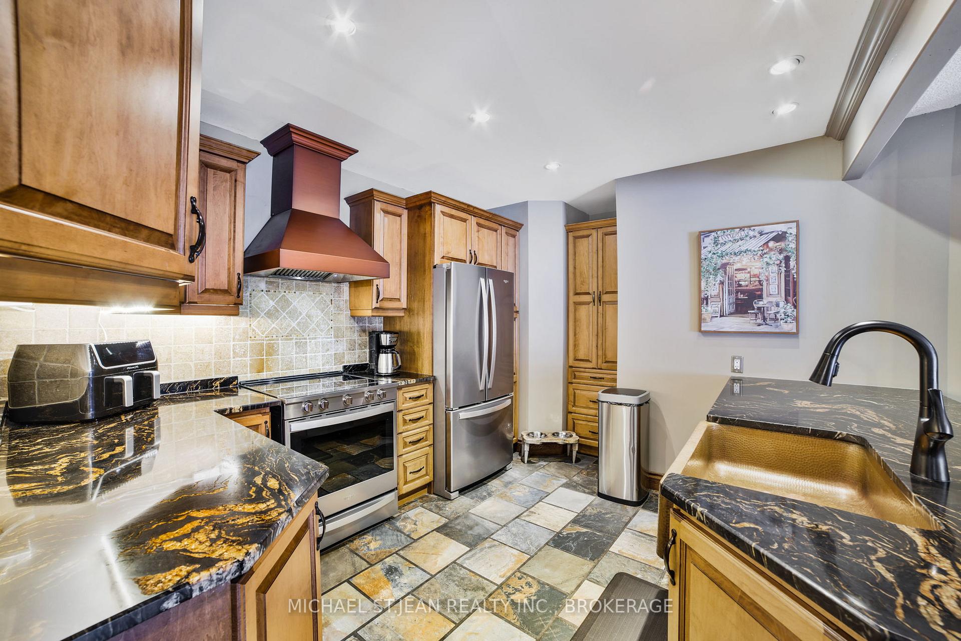 Photo 17 of 8494 20 Road E, Hamilton, Rural Glanbrook — HOMEH