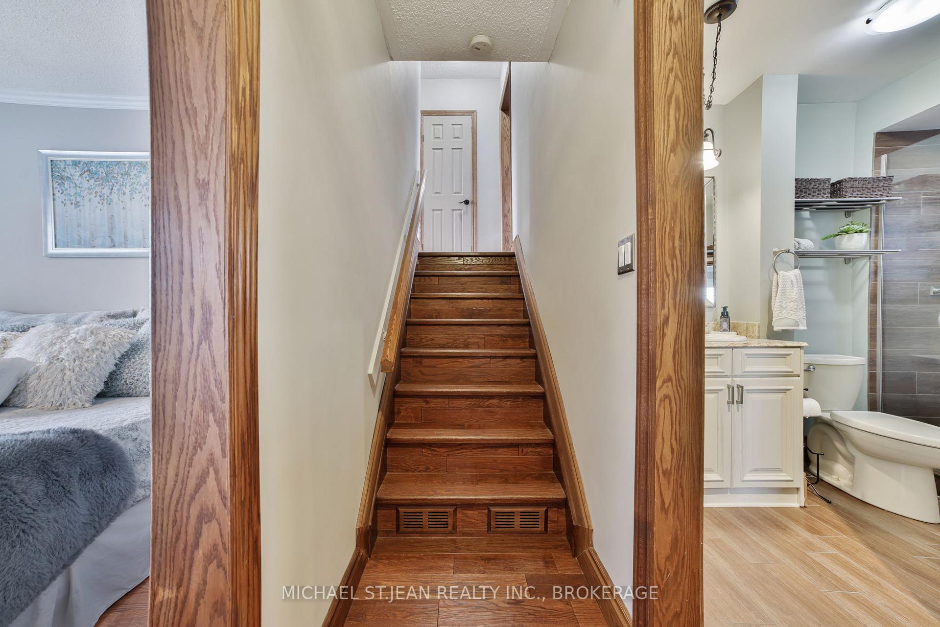 Photo 19 of 8494 20 Road E, Hamilton, Rural Glanbrook — HOMEH