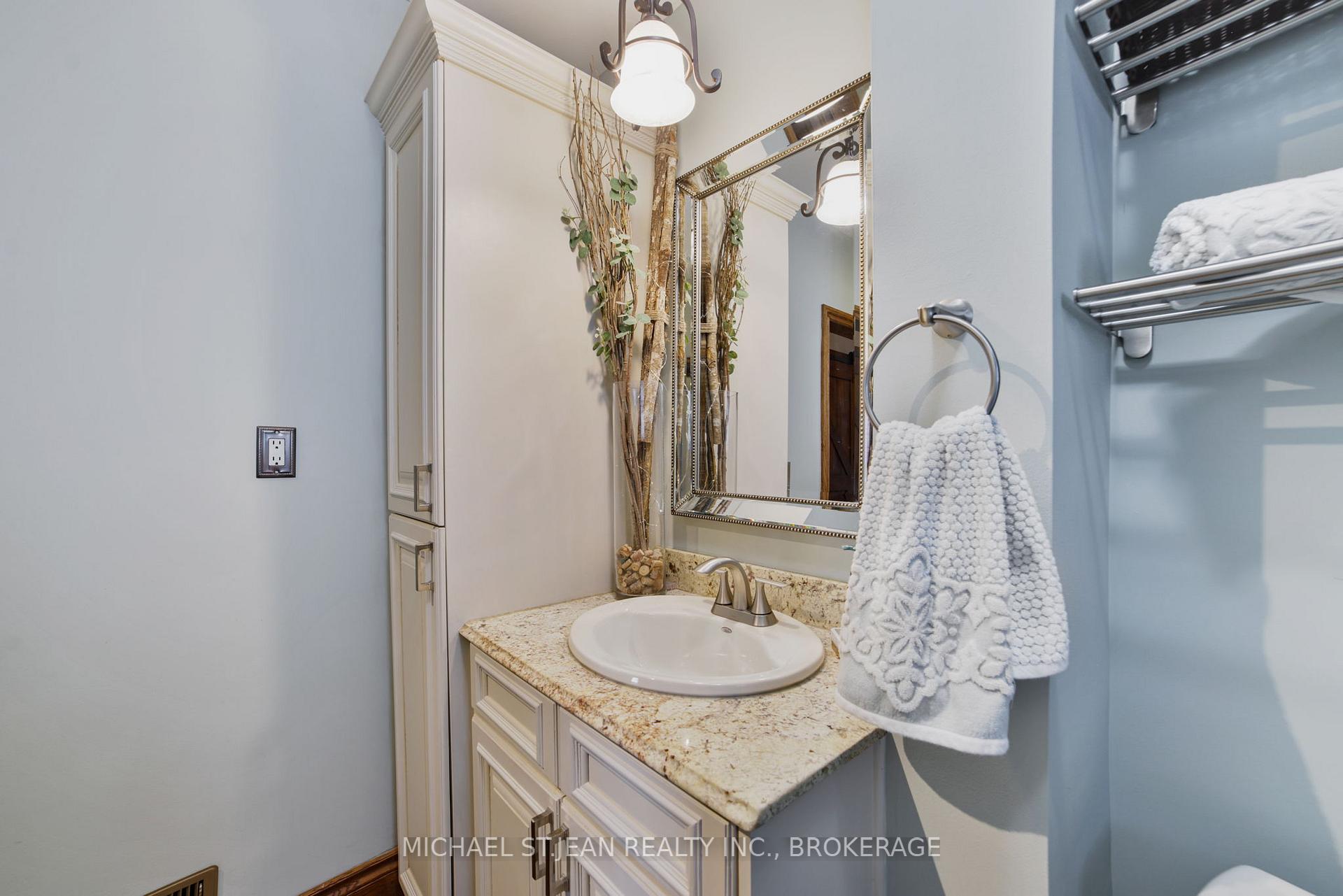 Photo 66 of 8494 20 Road E, Hamilton, Rural Glanbrook — HOMEH