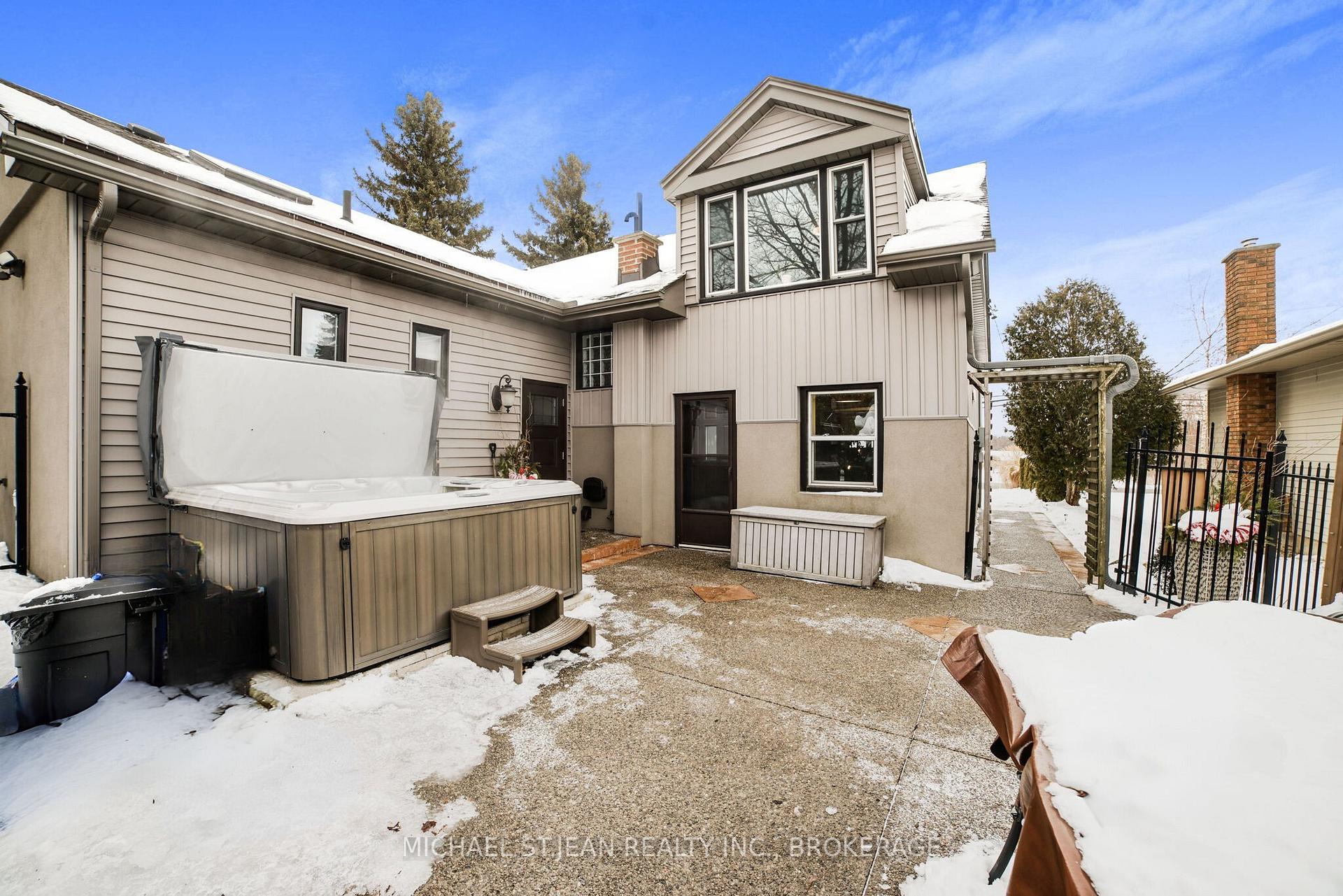 Photo 77 of 8494 20 Road E, Hamilton, Rural Glanbrook — HOMEH