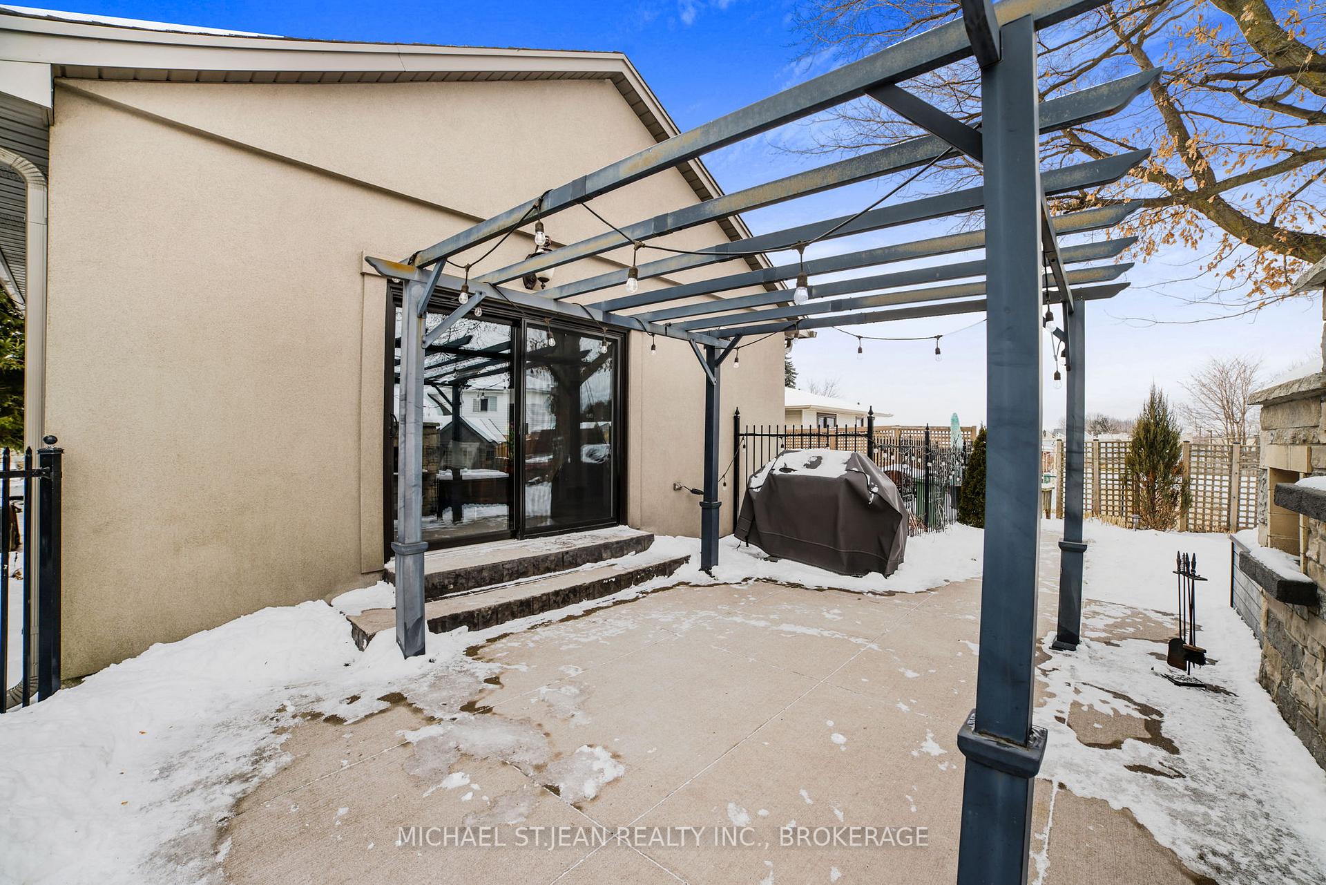 Photo 79 of 8494 20 Road E, Hamilton, Rural Glanbrook — HOMEH