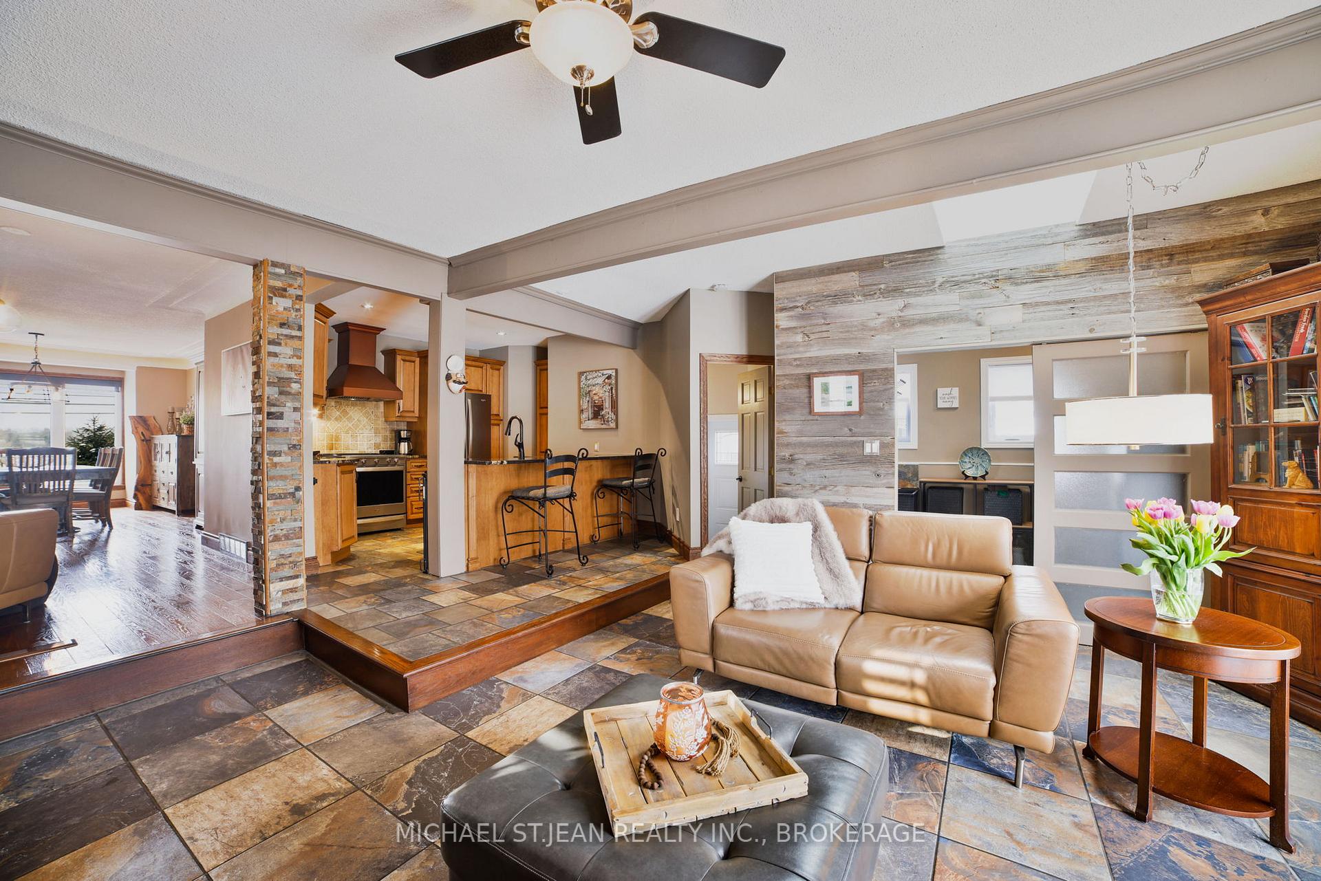 Photo 28 of 8494 20 Road E, Hamilton, Rural Glanbrook — HOMEH