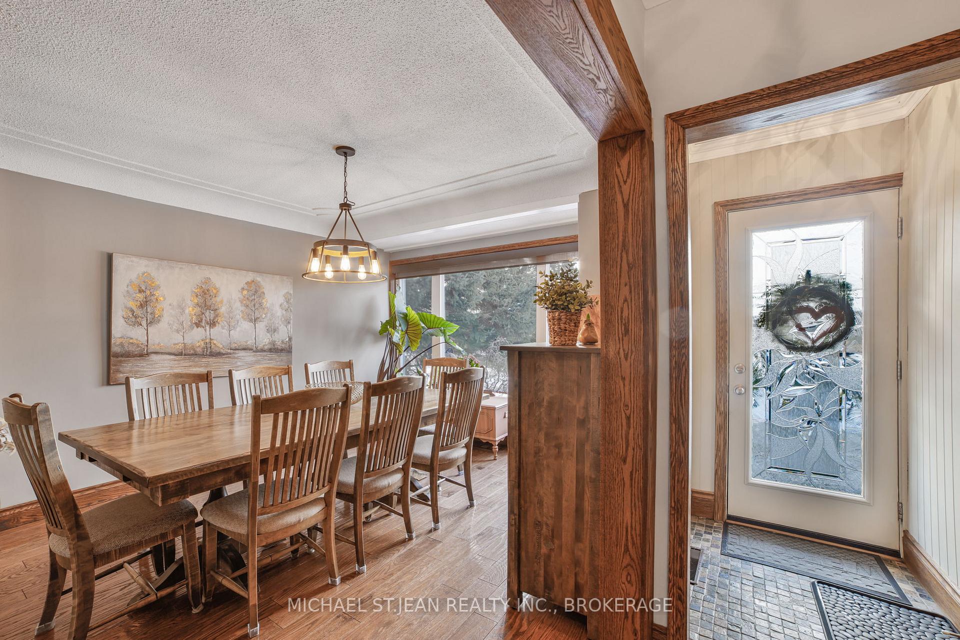 Photo 31 of 8494 20 Road E, Hamilton, Rural Glanbrook — HOMEH
