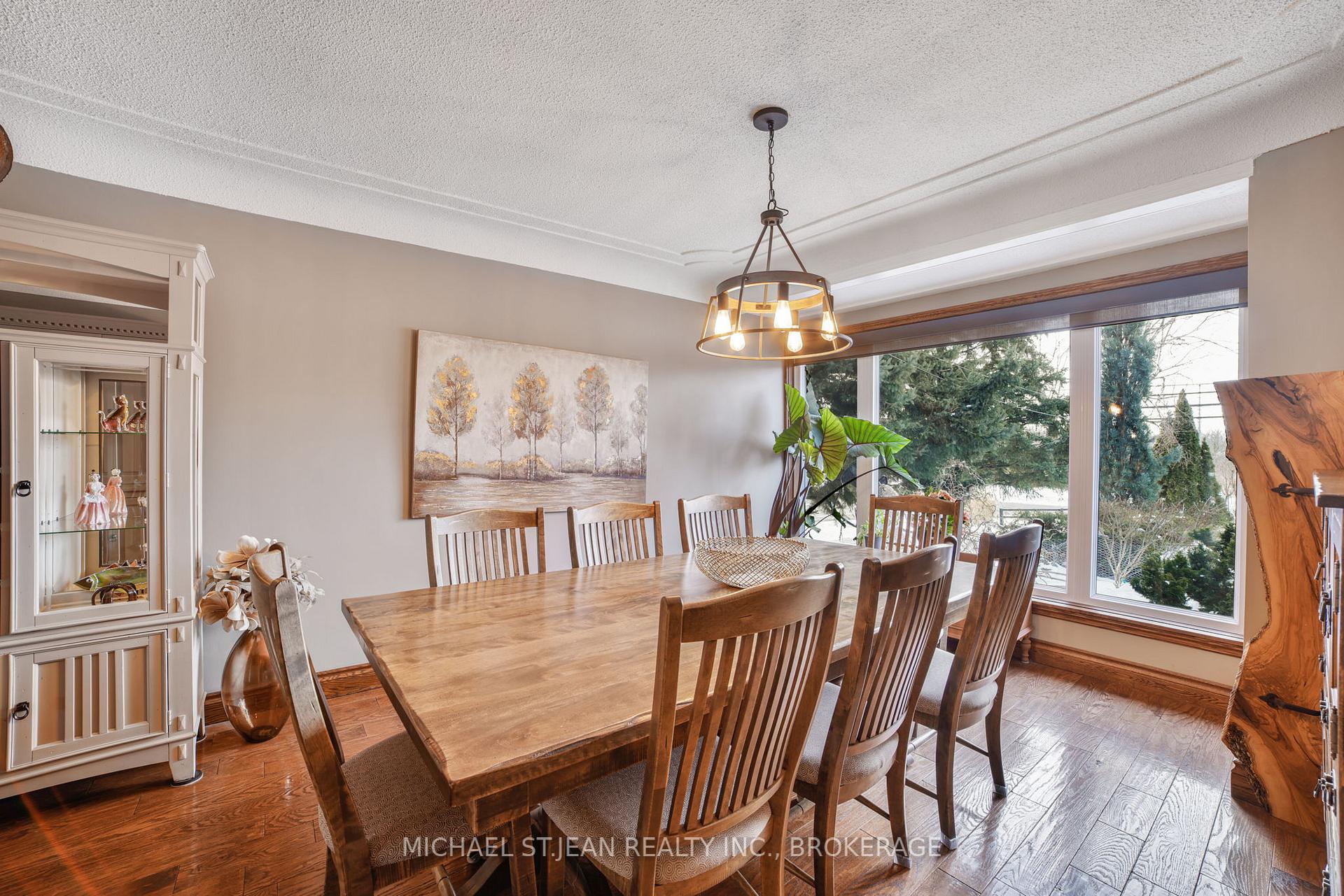 Photo 32 of 8494 20 Road E, Hamilton, Rural Glanbrook — HOMEH