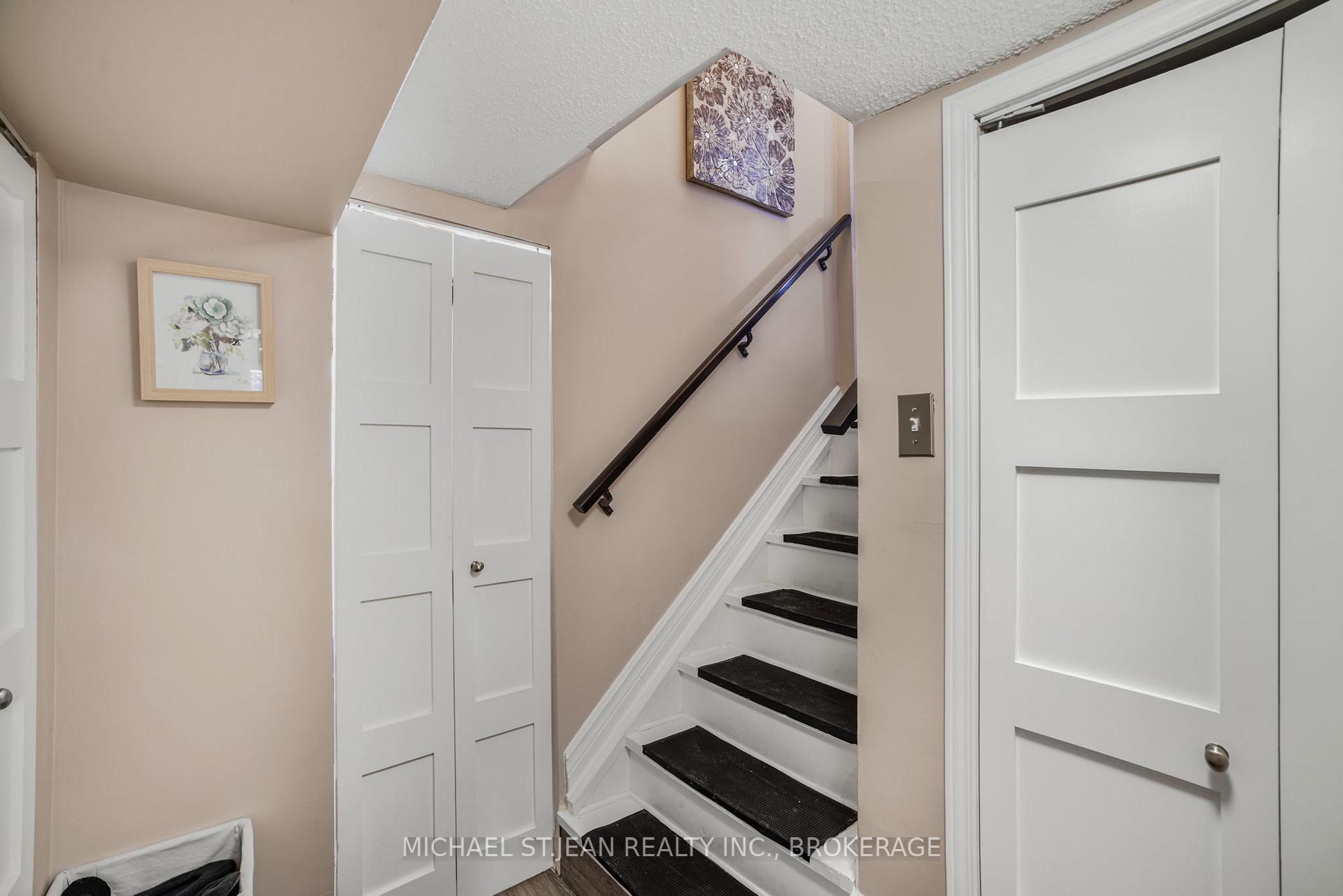 Photo 47 of 8494 20 Road E, Hamilton, Rural Glanbrook — HOMEH