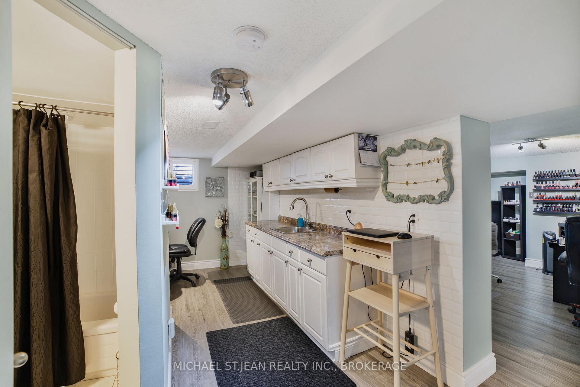 Photo 53 of 8494 20 Road E, Hamilton, Rural Glanbrook — HOMEH