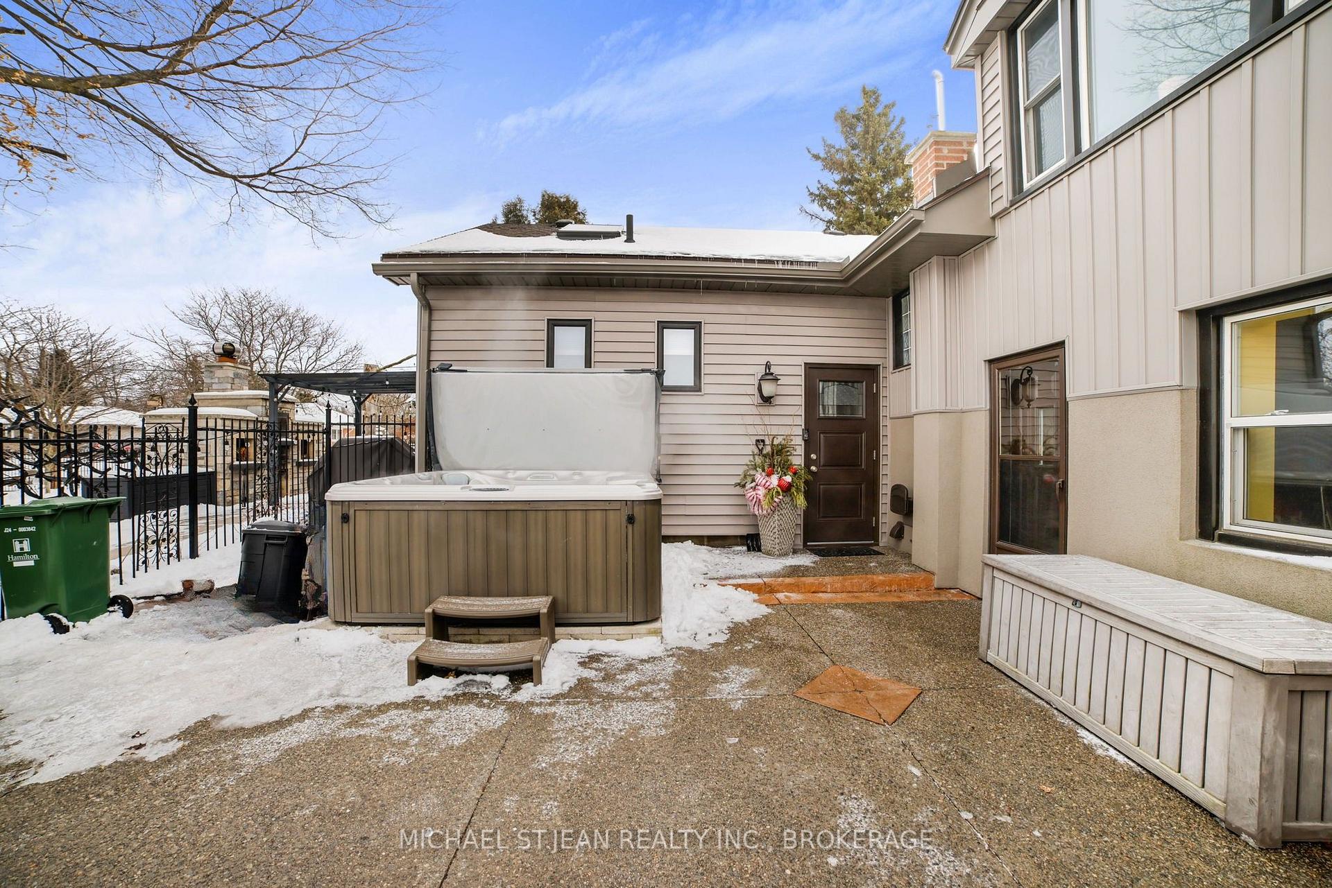 Photo 56 of 8494 20 Road E, Hamilton, Rural Glanbrook — HOMEH