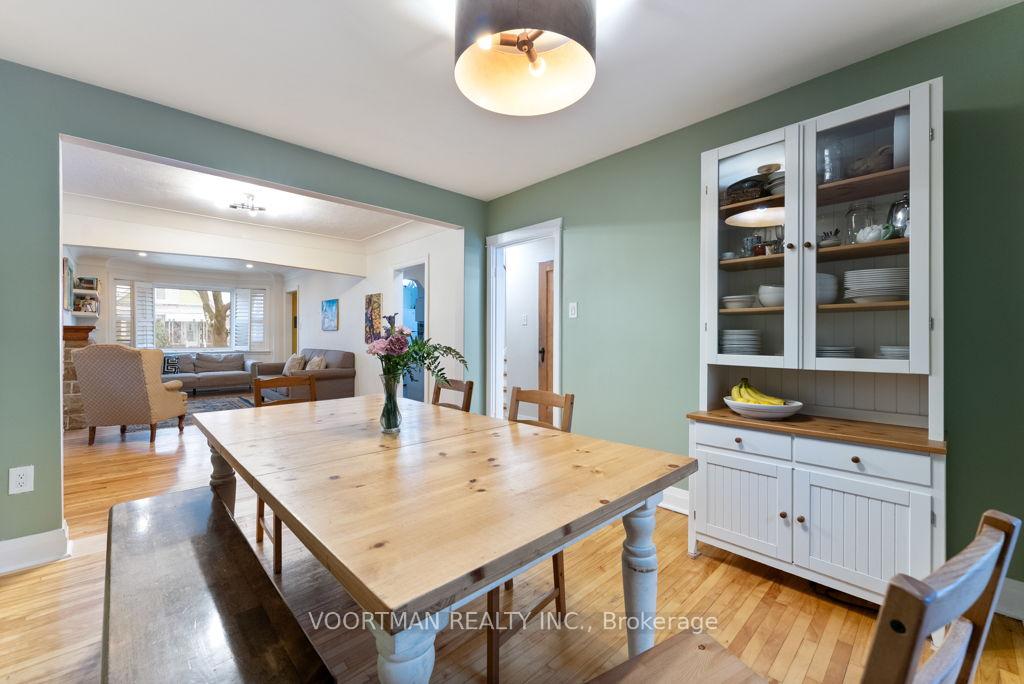 Photo 6 of 174 Huxley Avenue S, Hamilton, Delta — HOMEH