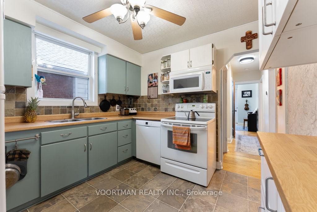 Photo 7 of 174 Huxley Avenue S, Hamilton, Delta — HOMEH