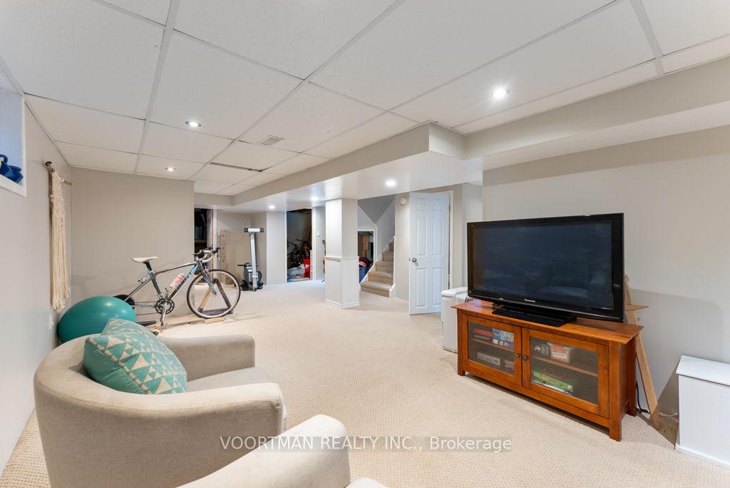 Photo 20 of 174 Huxley Avenue S, Hamilton, Delta — HOMEH