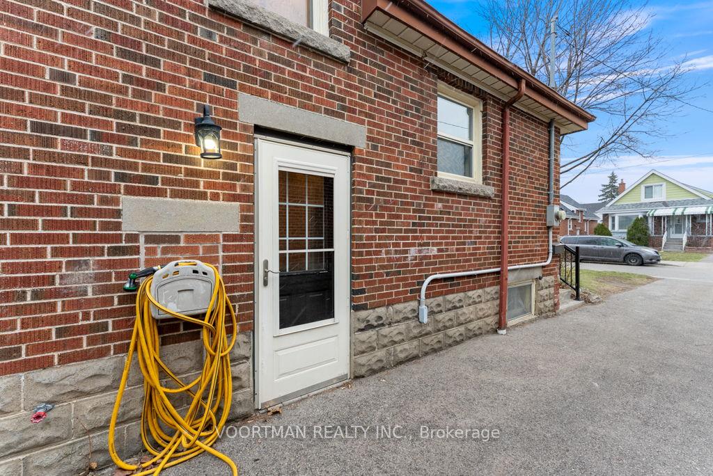 Photo 30 of 174 Huxley Avenue S, Hamilton, Delta — HOMEH