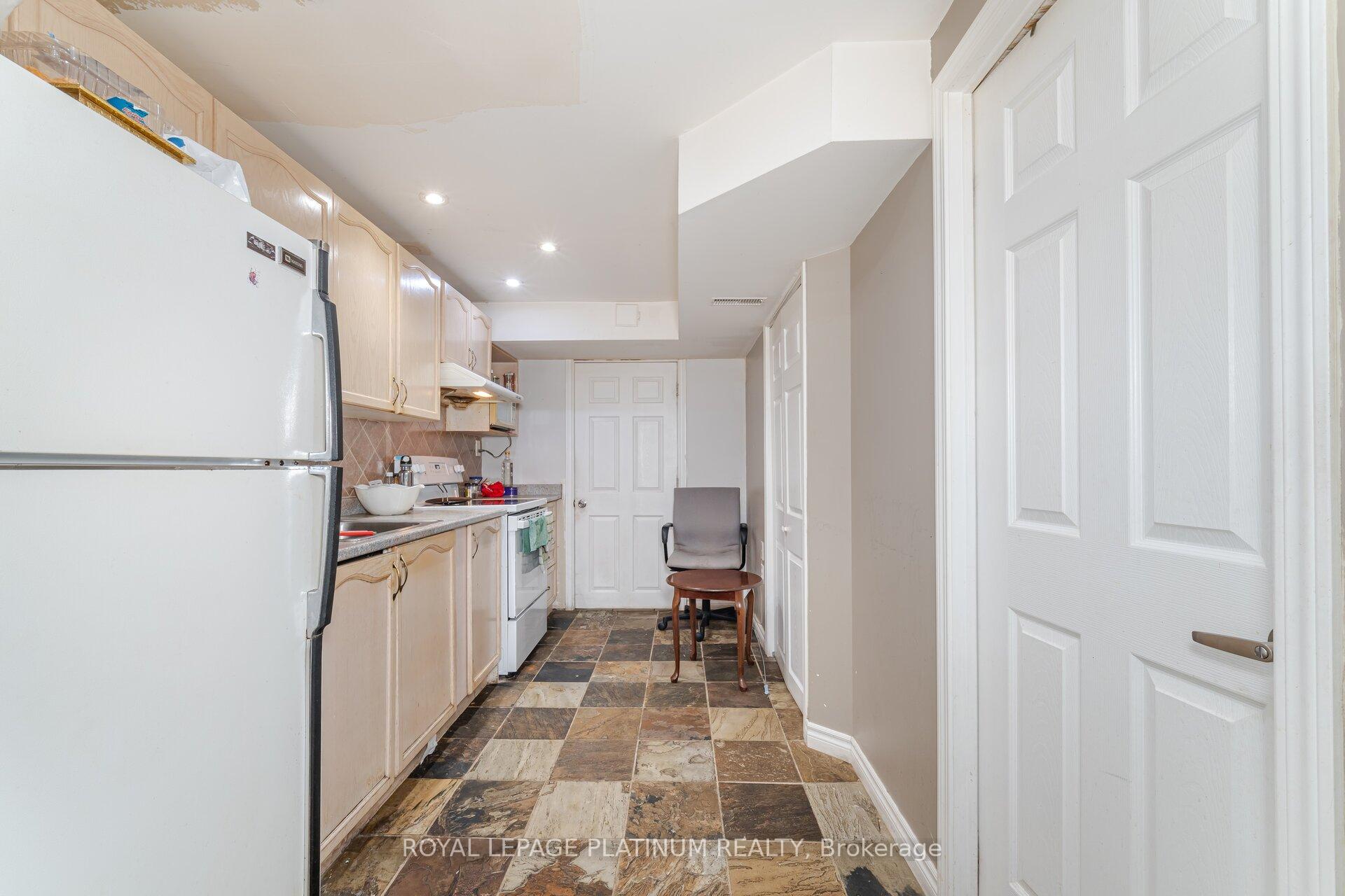 Photo 42 of 59 Parkside Drive, Brampton, Brampton South — HOMEH