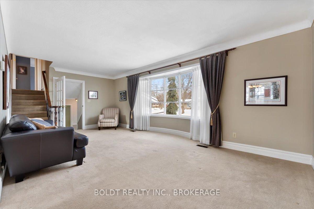 Photo 14 of 32 Nassau Road, St. Catharines, Carlton/Bunting — HOMEH