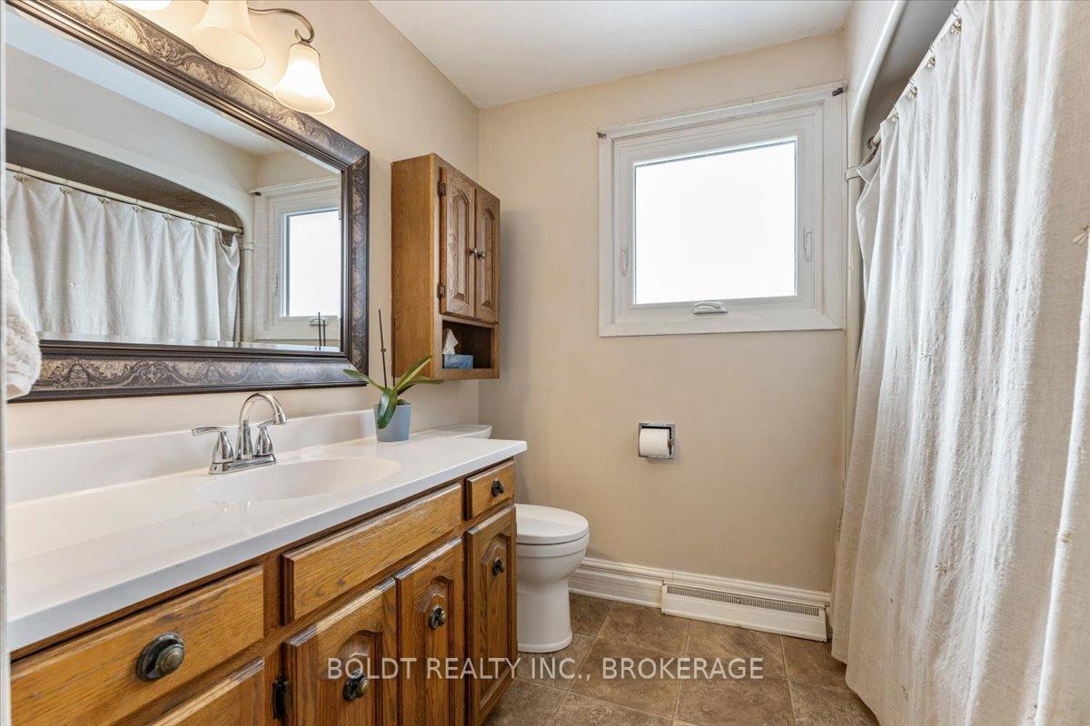 Photo 45 of 32 Nassau Road, St. Catharines, Carlton/Bunting — HOMEH