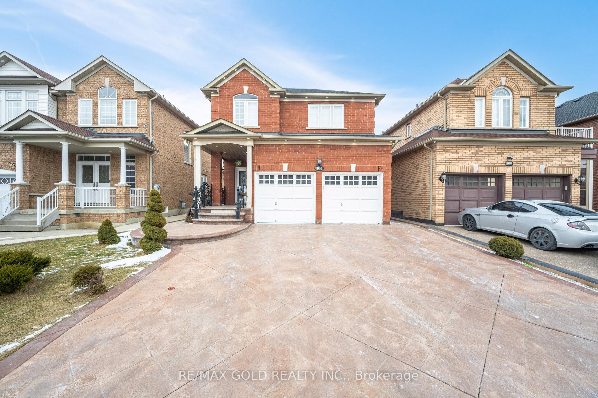 Photo 2 of 104 Turquoise Crescent, Brampton, Bram East — HOMEH