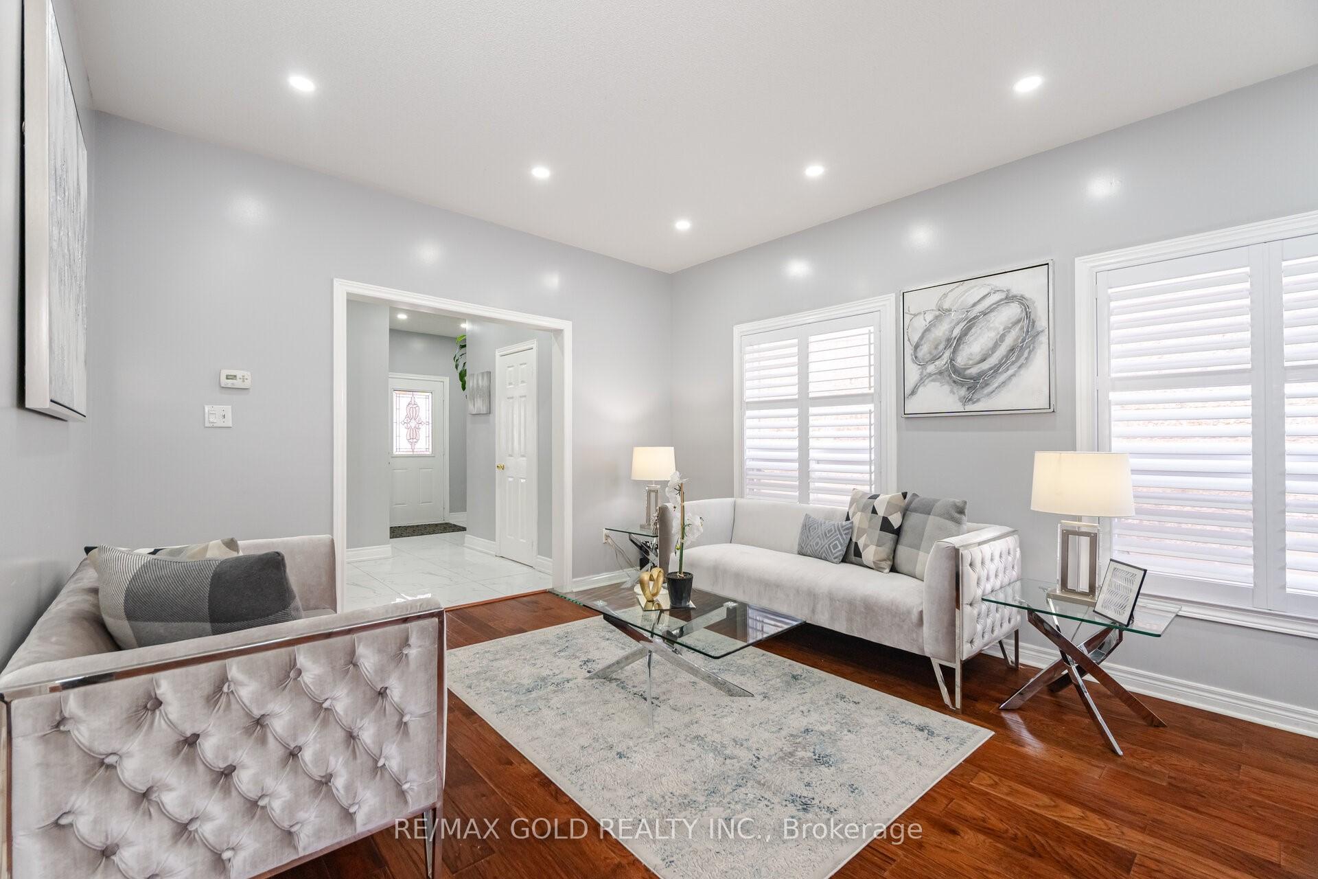Photo 3 of 104 Turquoise Crescent, Brampton, Bram East — HOMEH