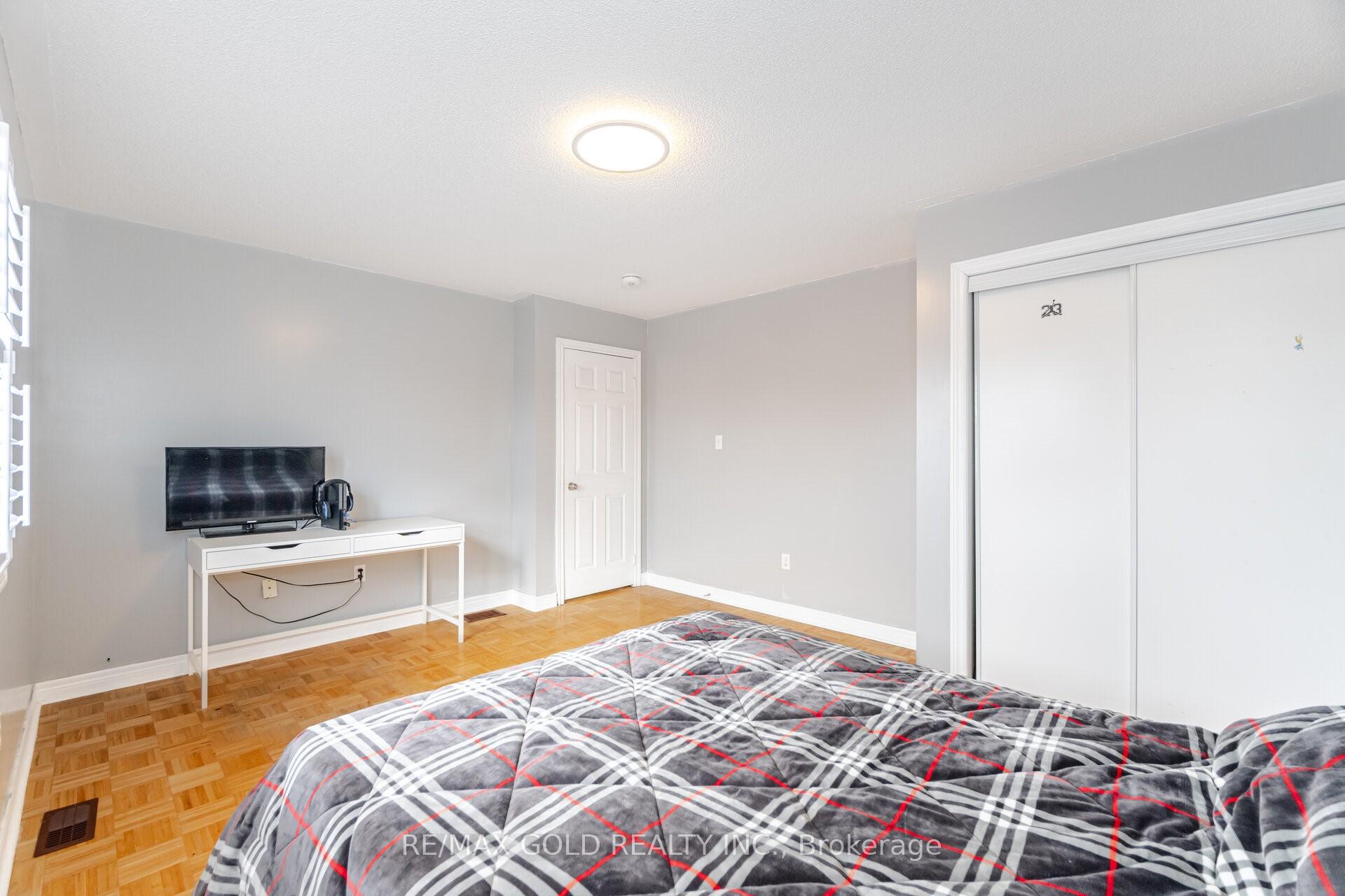 Photo 15 of 104 Turquoise Crescent, Brampton, Bram East — HOMEH