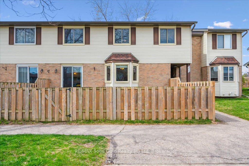 Photo 1 of Unit 16, 700 Erinbrook Drive, Kitchener — HOMEH