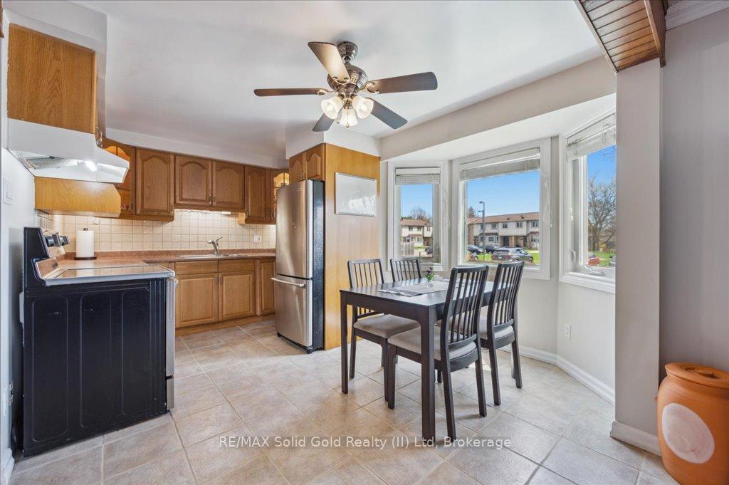 Photo 14 of Unit 16, 700 Erinbrook Drive, Kitchener — HOMEH