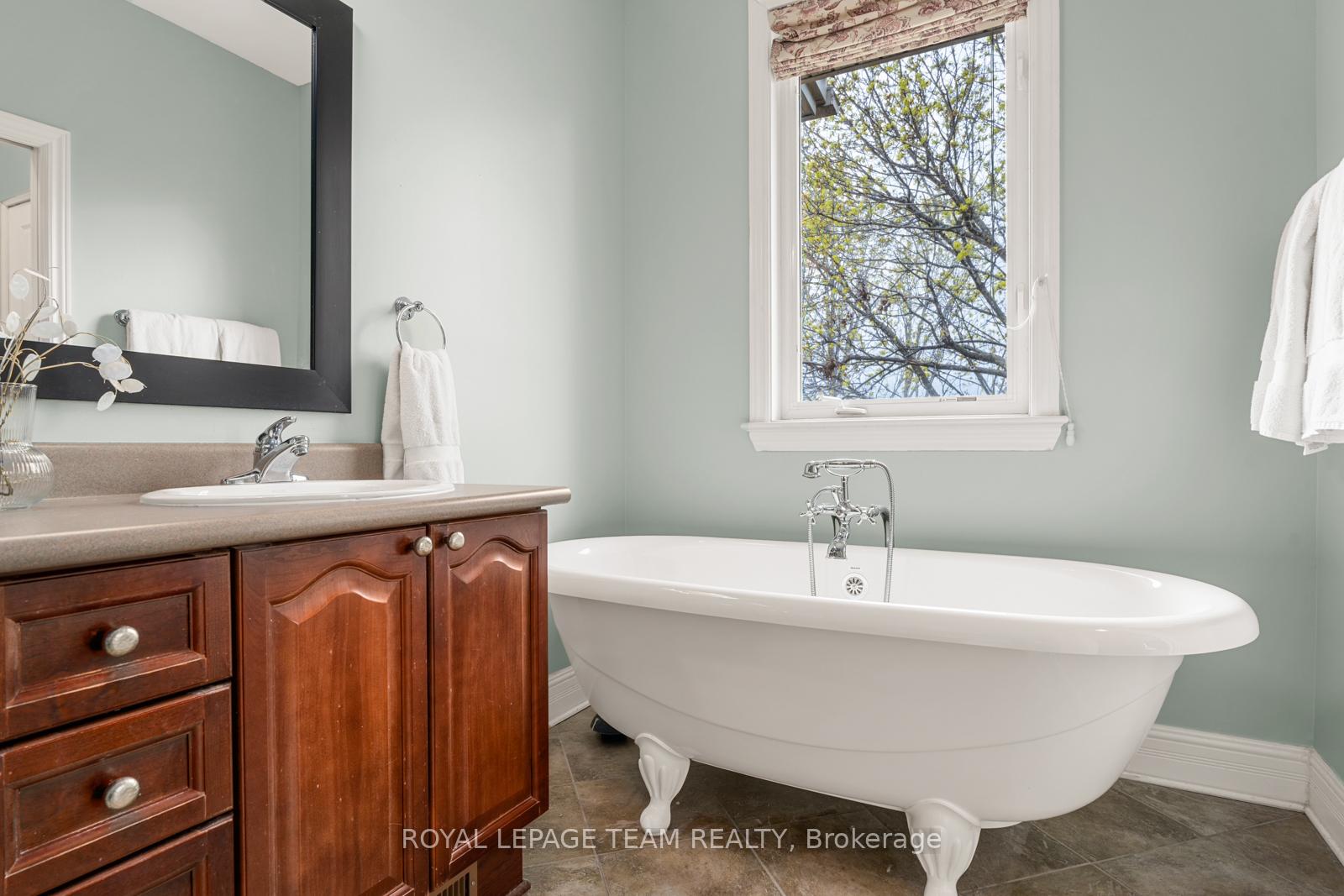 Photo 18 of Unit 27, 520 Queen Elizabeth Drive, Ottawa, Glebe — HOMEH