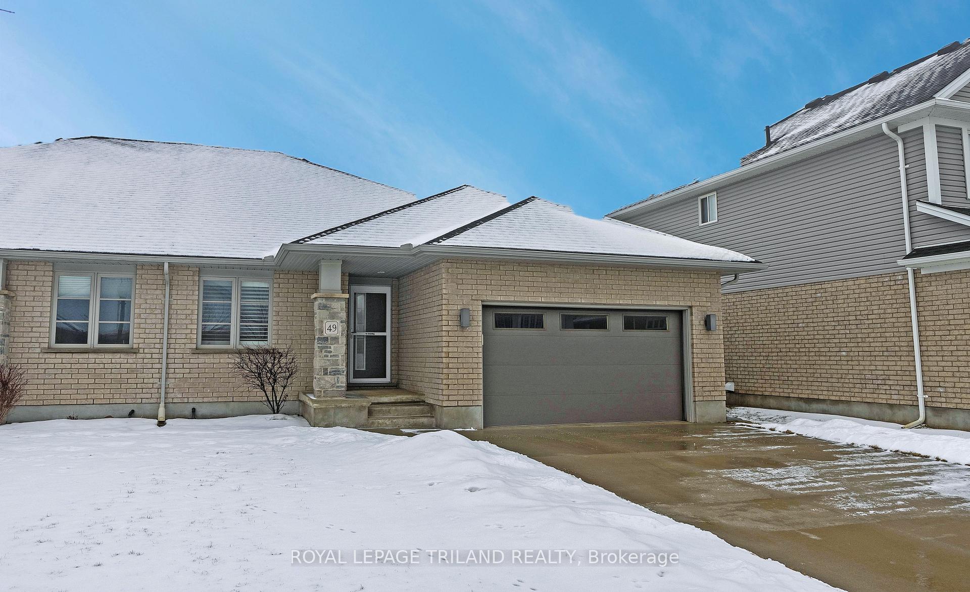 Photo 3 of 49 Blairmont Terrace, St. Thomas — HOMEH