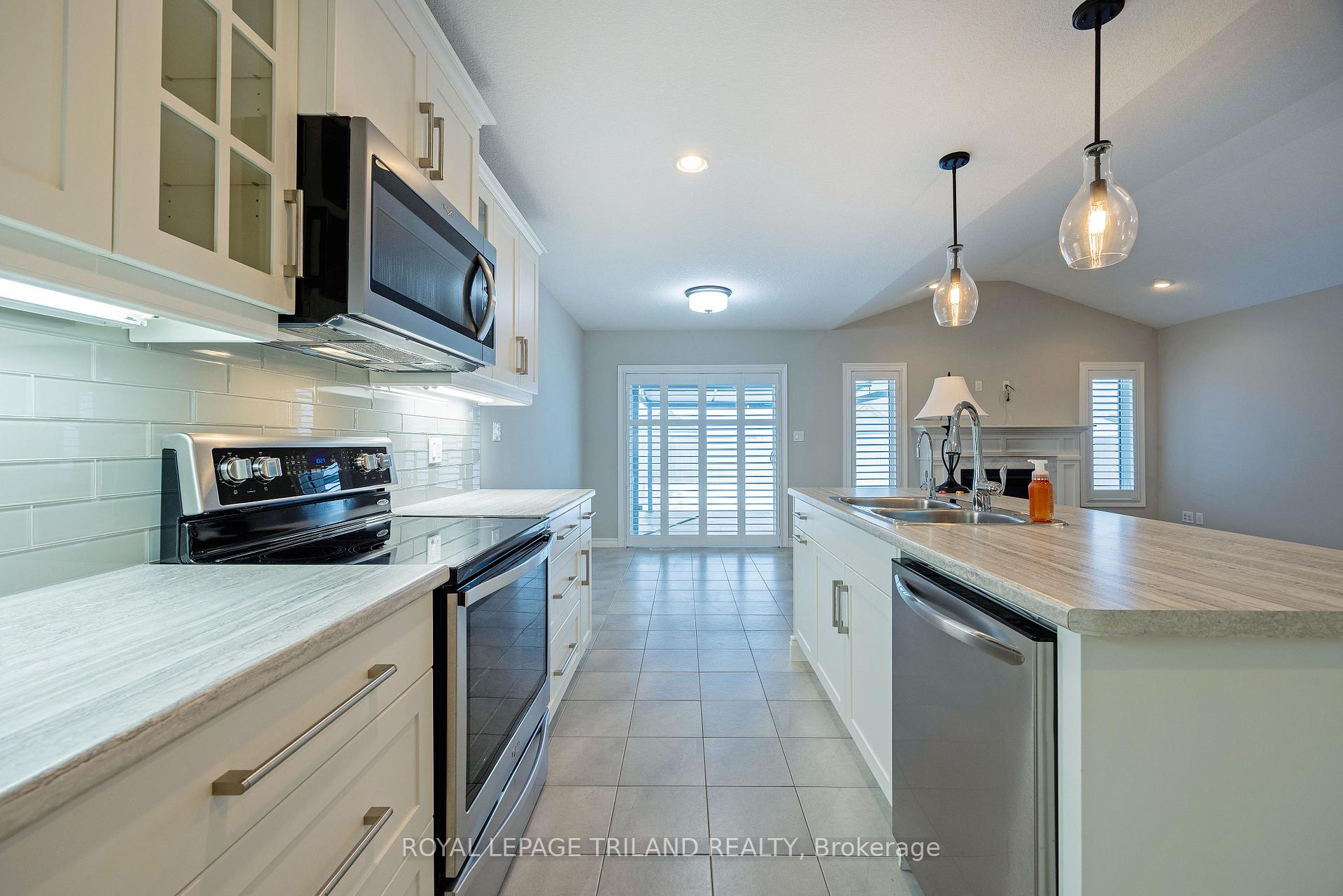 Photo 17 of 49 Blairmont Terrace, St. Thomas — HOMEH