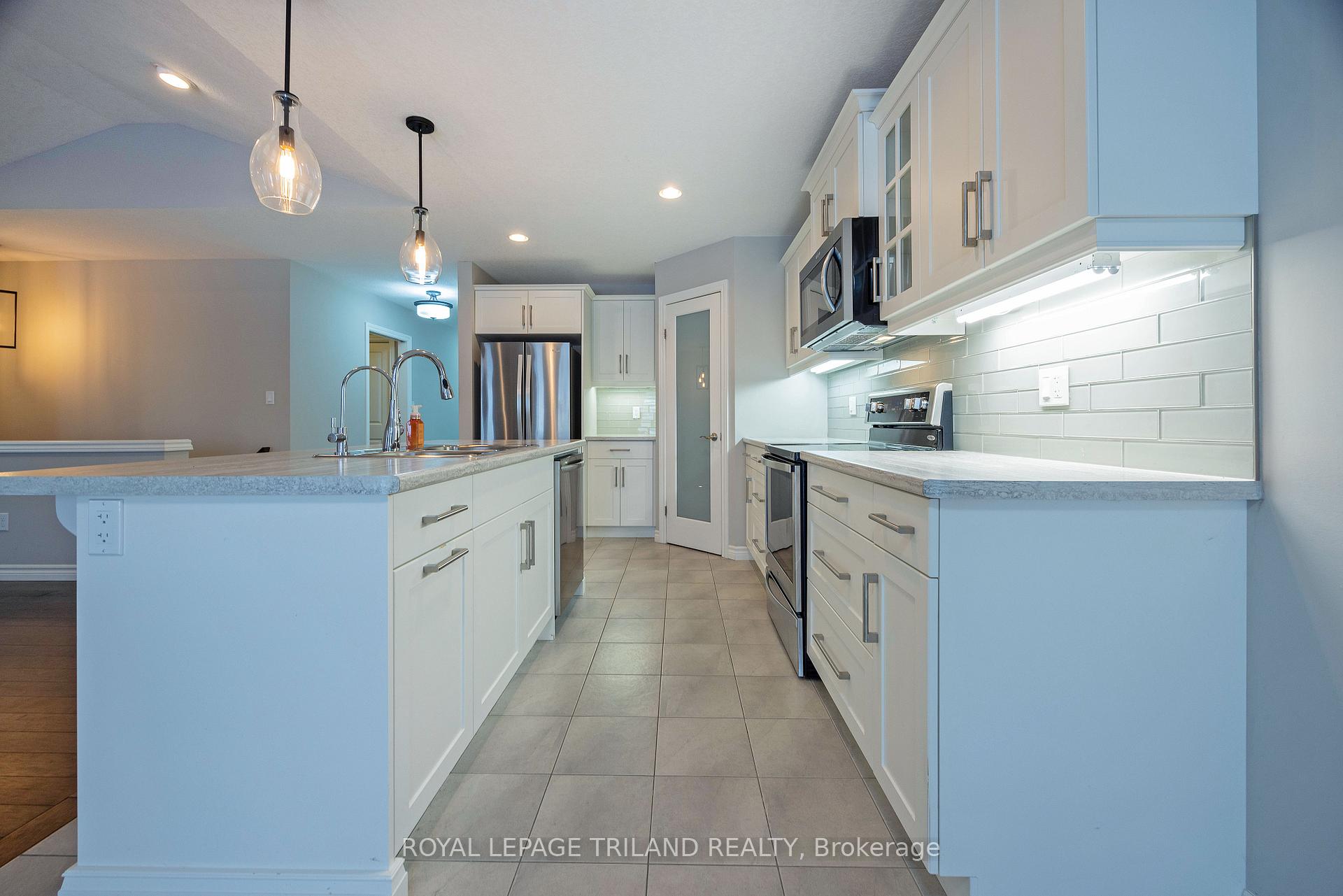 Photo 33 of 49 Blairmont Terrace, St. Thomas — HOMEH