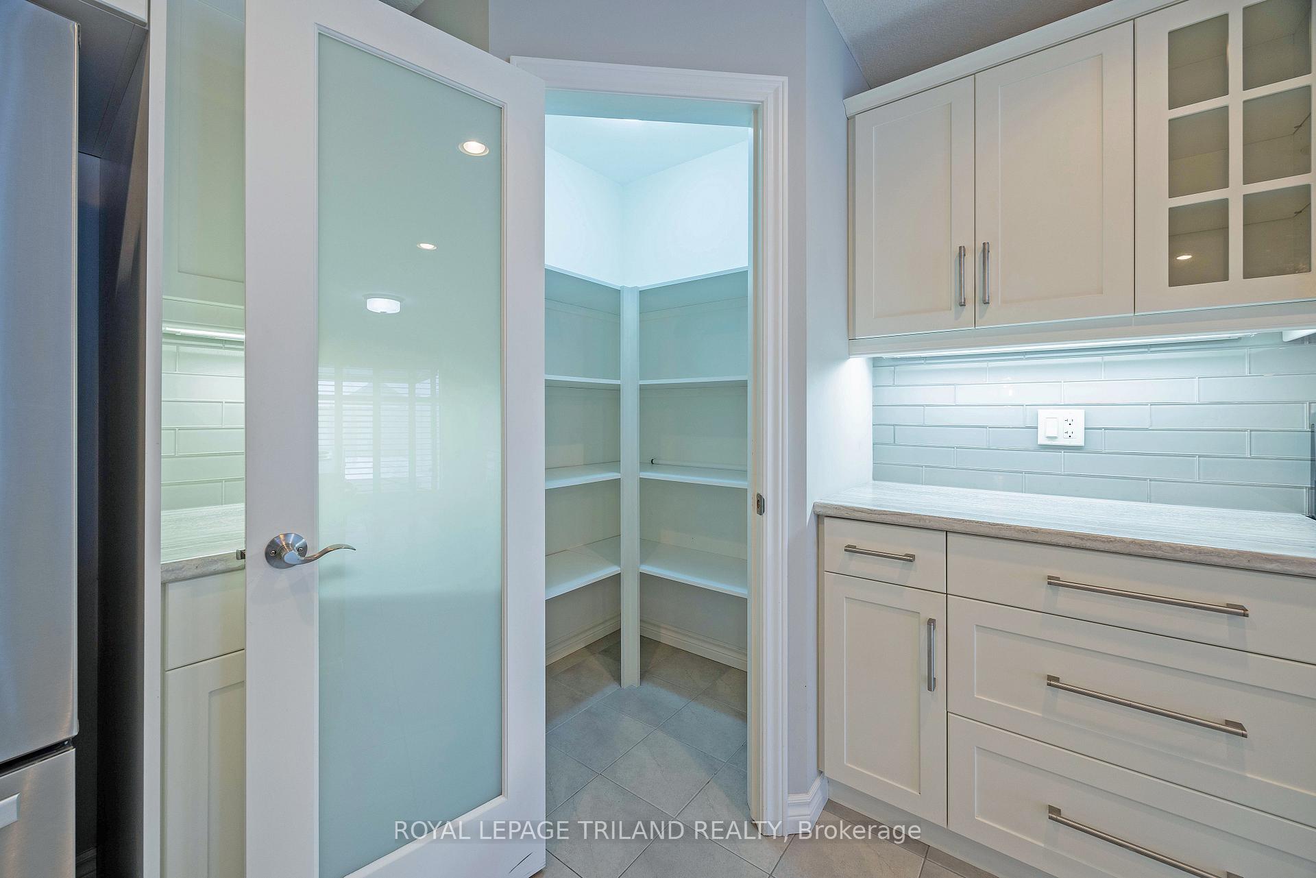 Photo 35 of 49 Blairmont Terrace, St. Thomas — HOMEH