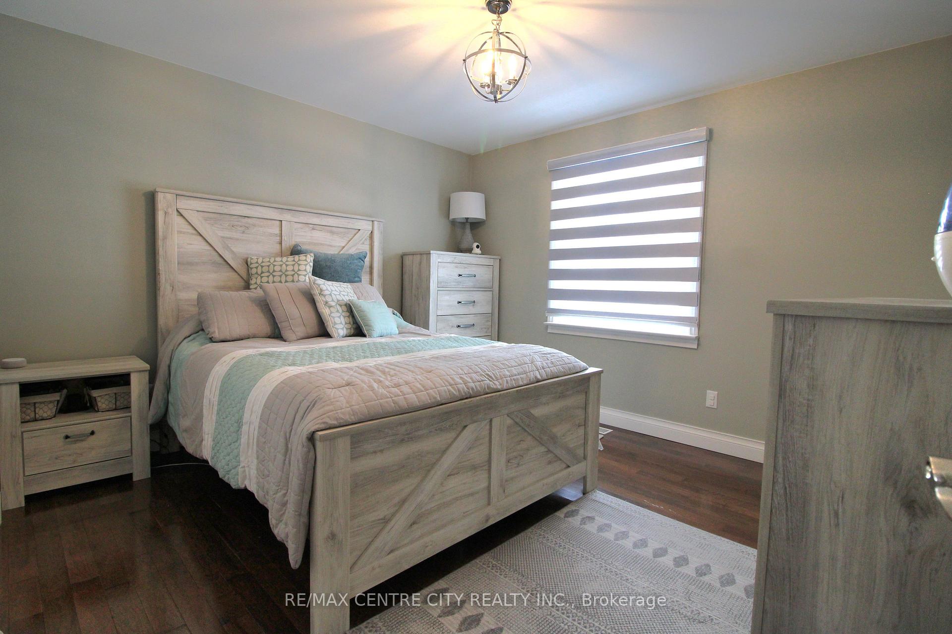 Photo 33 of 75 Lawrence Avenue, St. Thomas — HOMEH