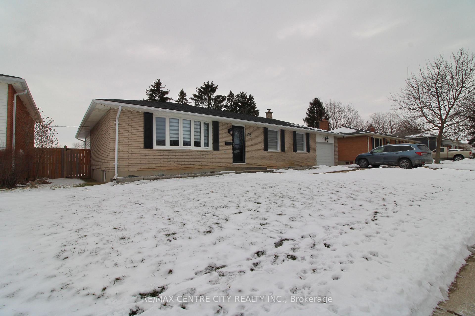 Photo 1 of 75 Lawrence Avenue, St. Thomas — HOMEH