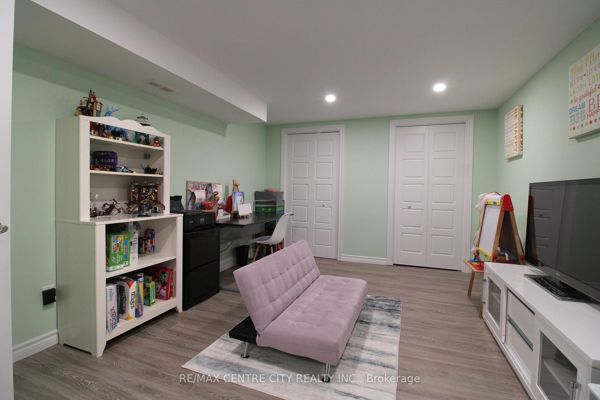 Photo 62 of 75 Lawrence Avenue, St. Thomas — HOMEH