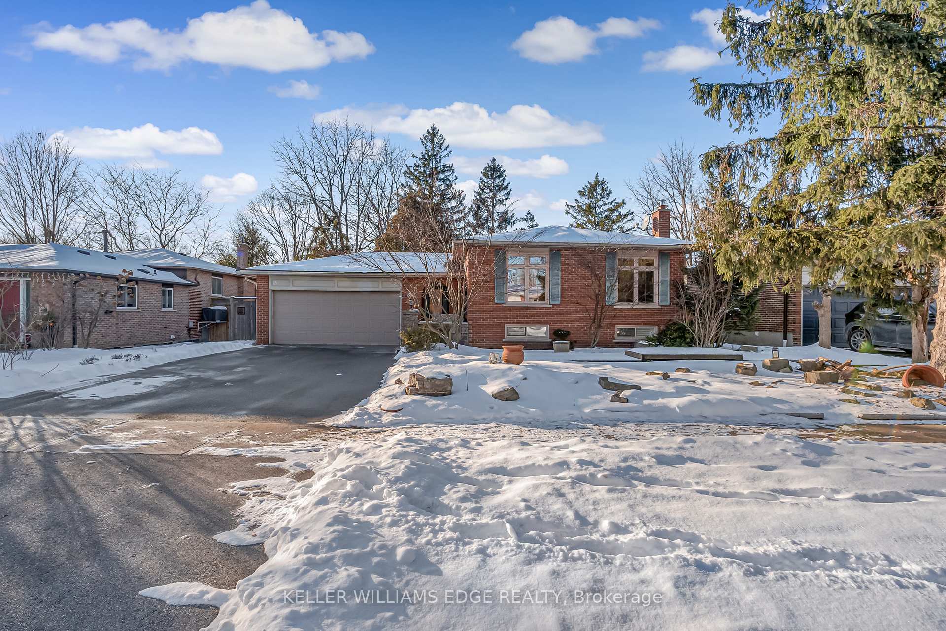 Photo 1 of 15 Laurendale Avenue, Hamilton, Waterdown — HOMEH