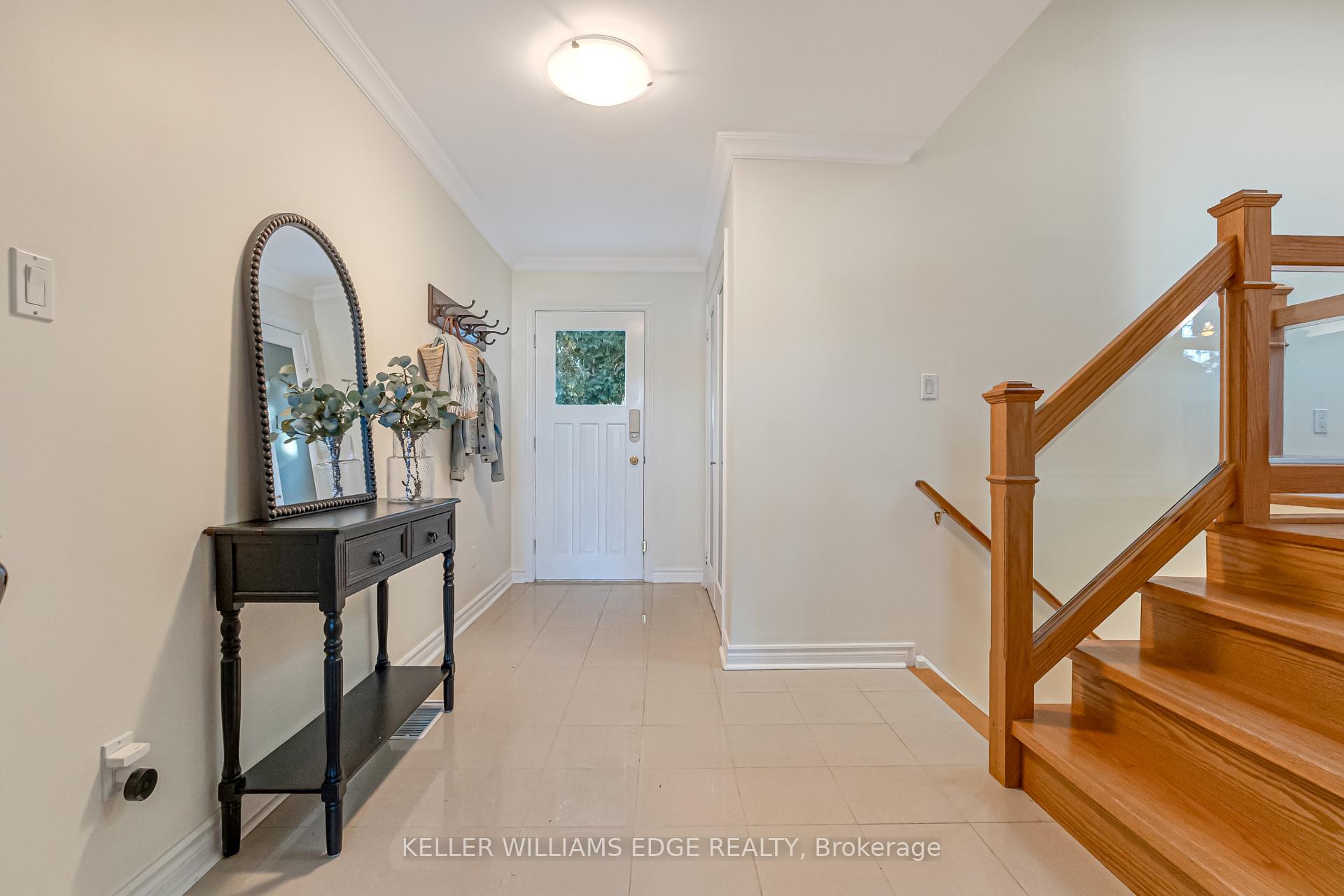 Photo 4 of 15 Laurendale Avenue, Hamilton, Waterdown — HOMEH