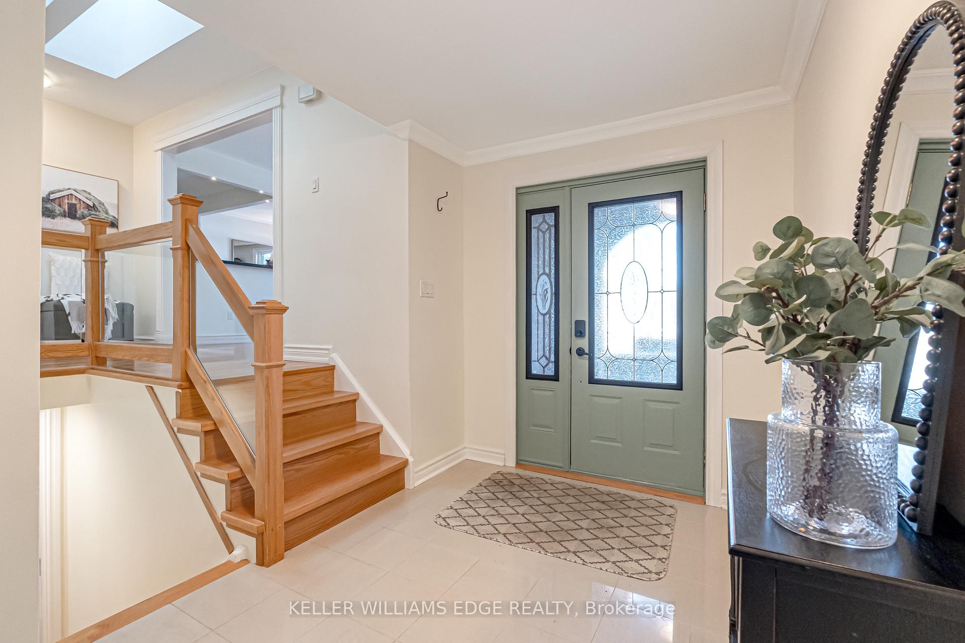 Photo 5 of 15 Laurendale Avenue, Hamilton, Waterdown — HOMEH