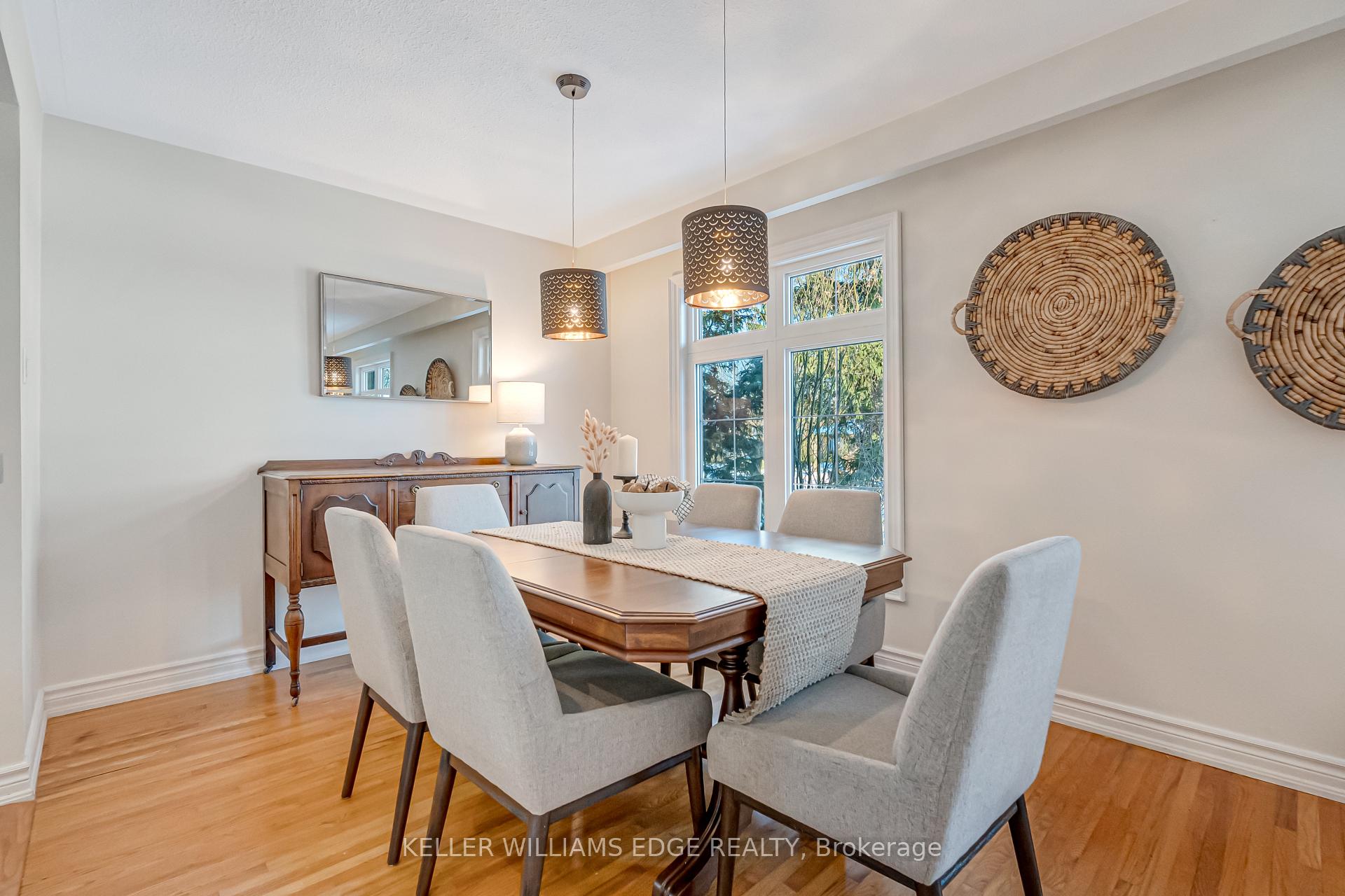 Photo 12 of 15 Laurendale Avenue, Hamilton, Waterdown — HOMEH