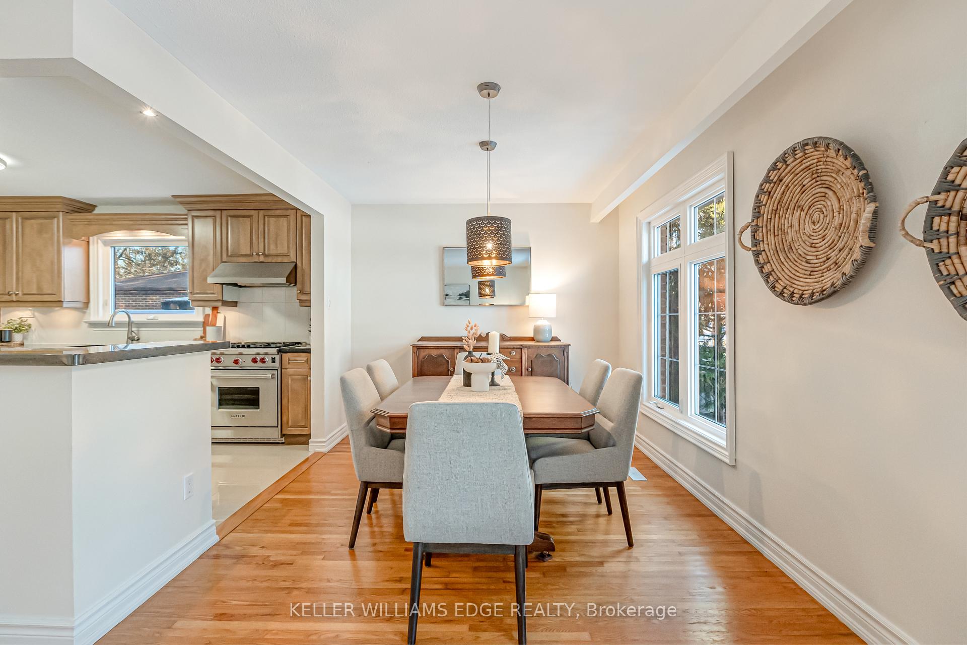 Photo 13 of 15 Laurendale Avenue, Hamilton, Waterdown — HOMEH